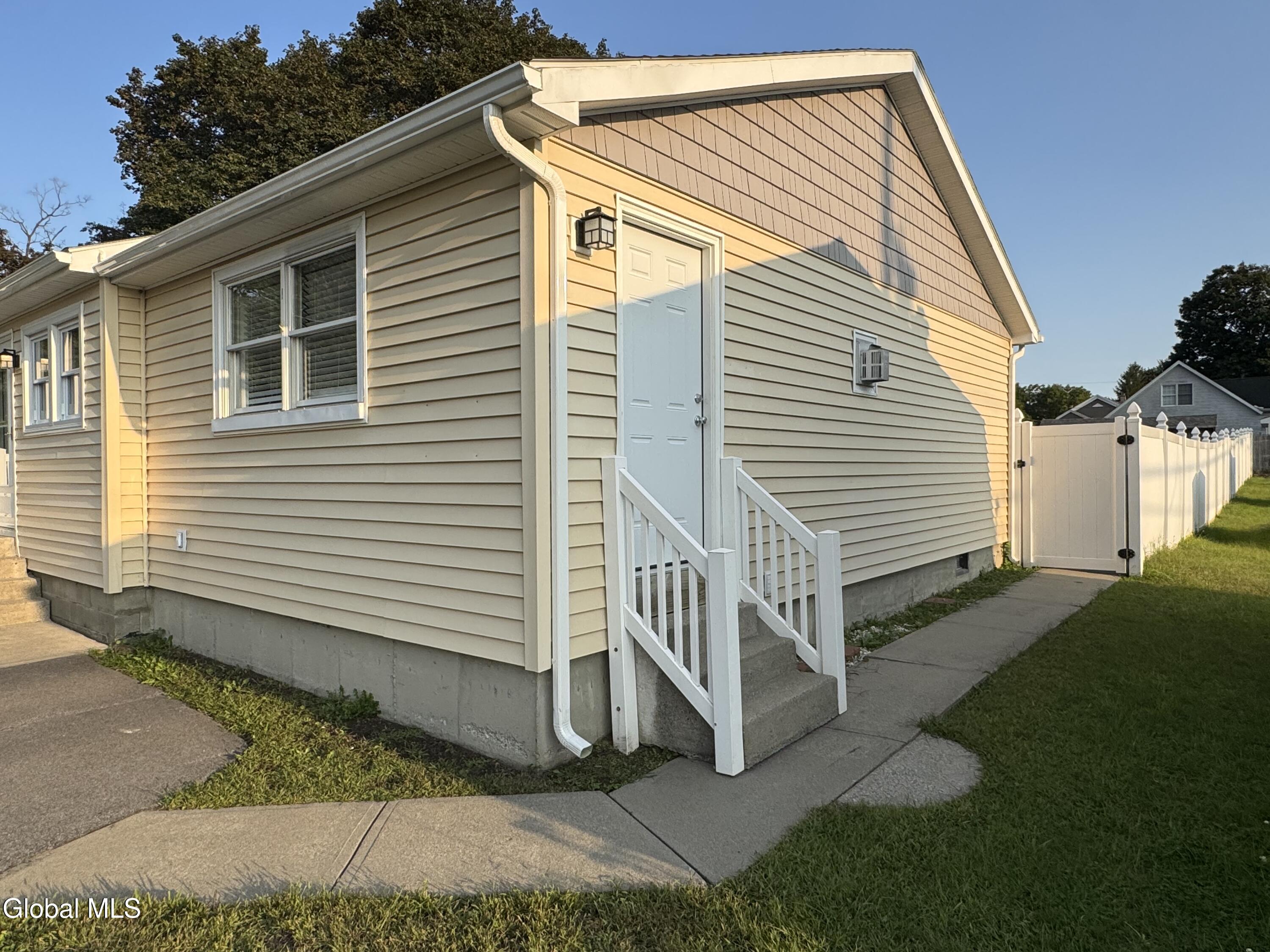 82 East Street