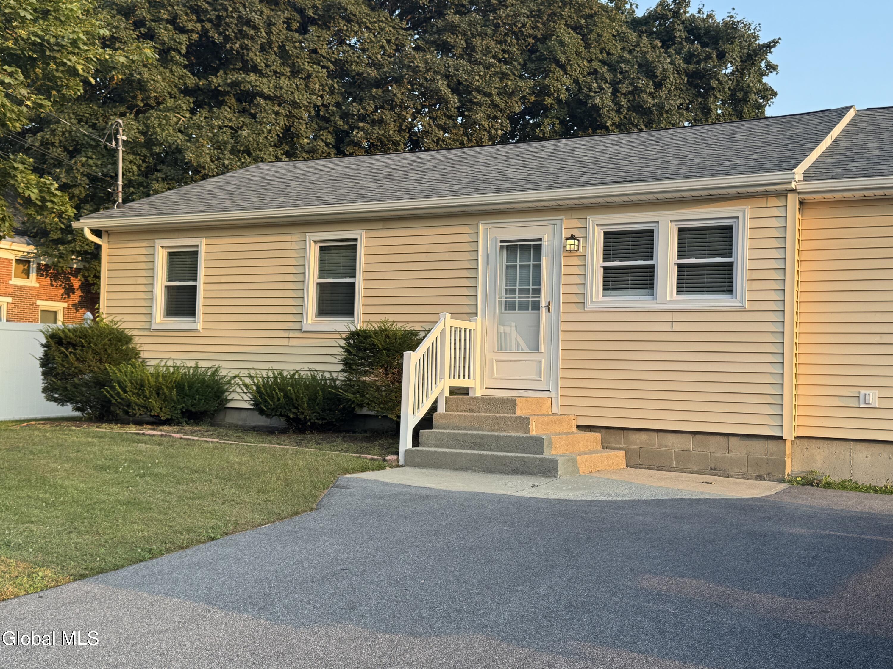 82 East Street