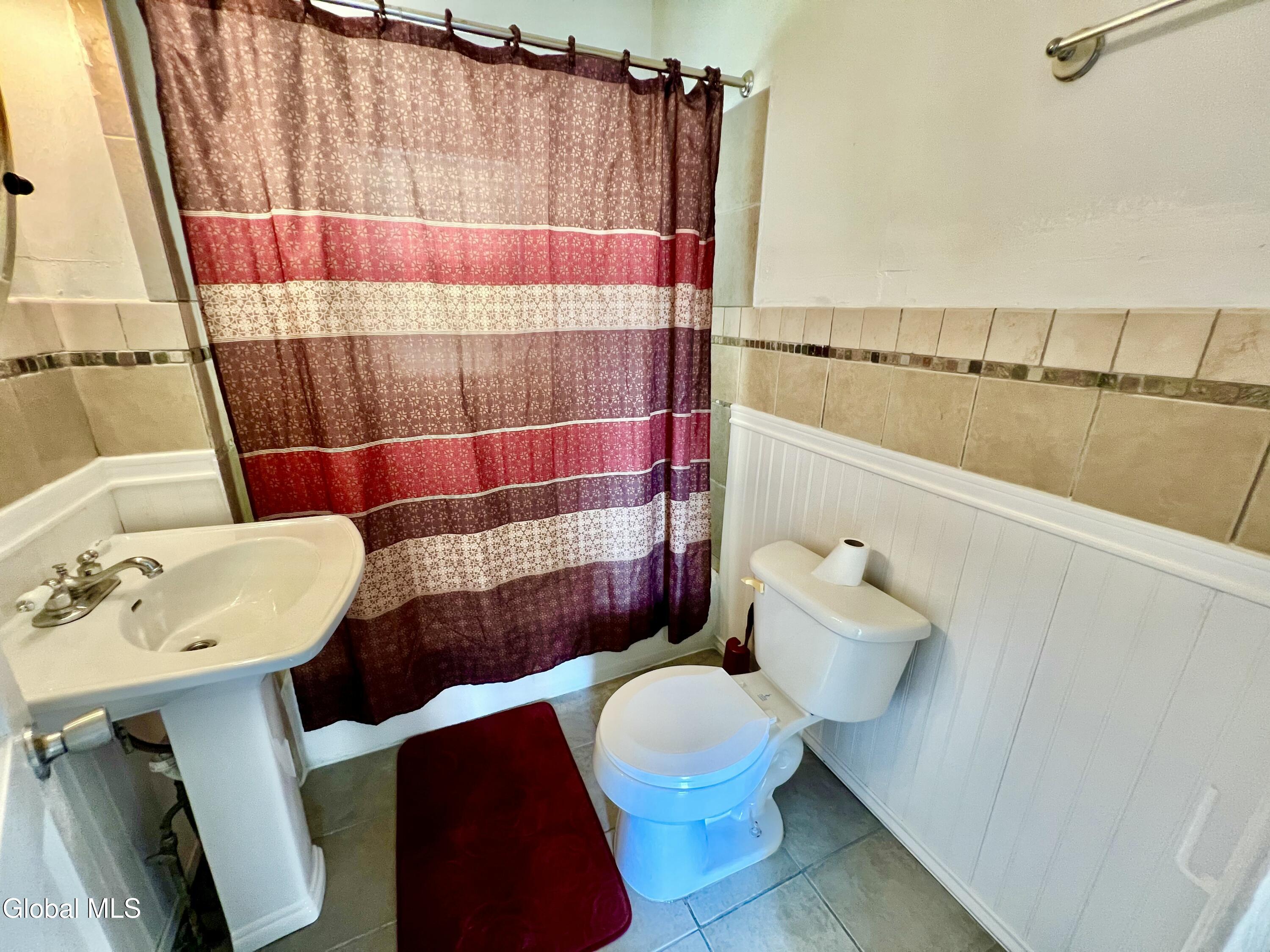 Schenectady, New York 12304, United States, 3 Bedrooms Bedrooms, ,1 BathroomBathrooms,Residential,Active,193206