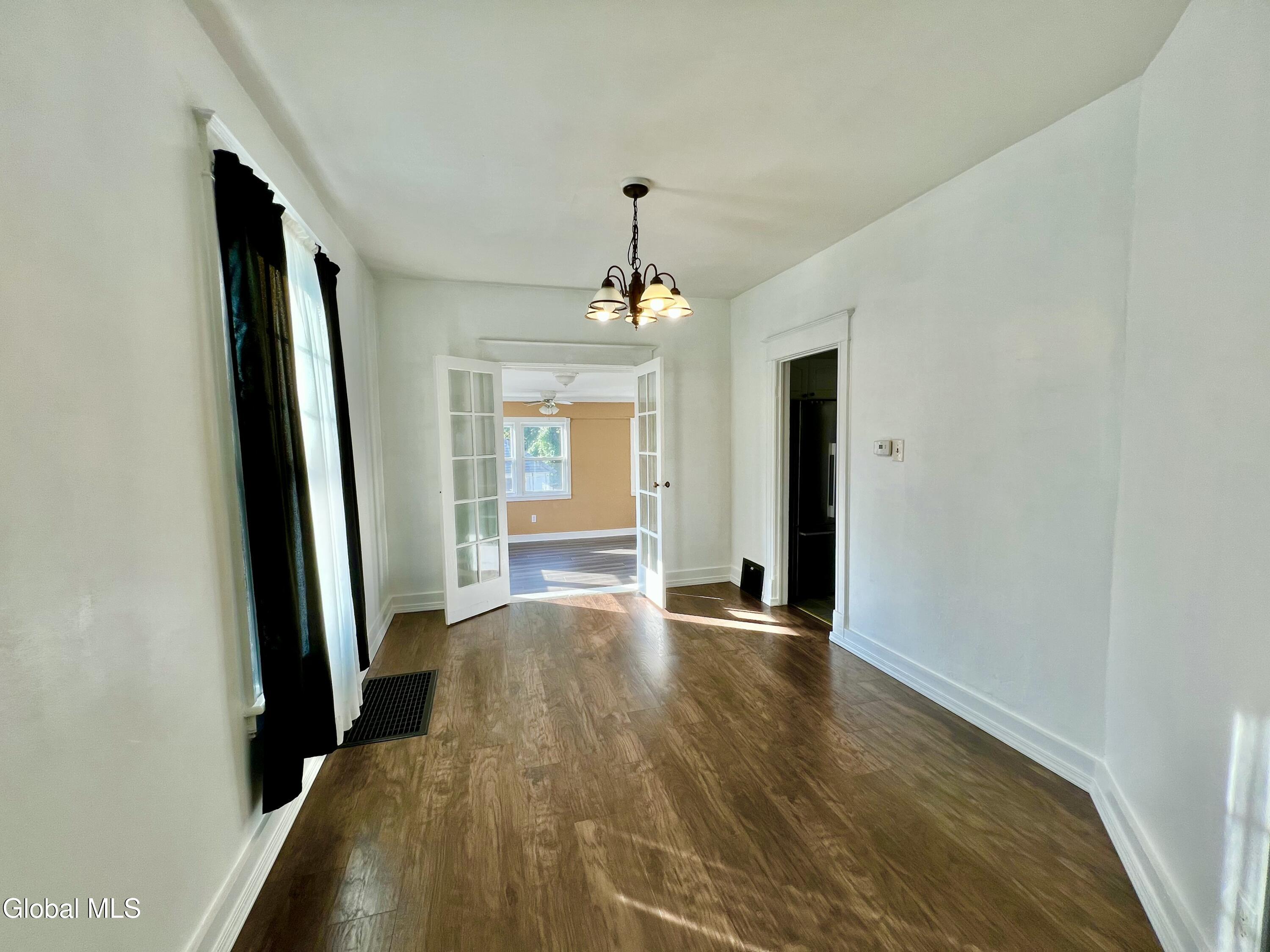 Schenectady, New York 12304, United States, 3 Bedrooms Bedrooms, ,1 BathroomBathrooms,Residential,Active,193206