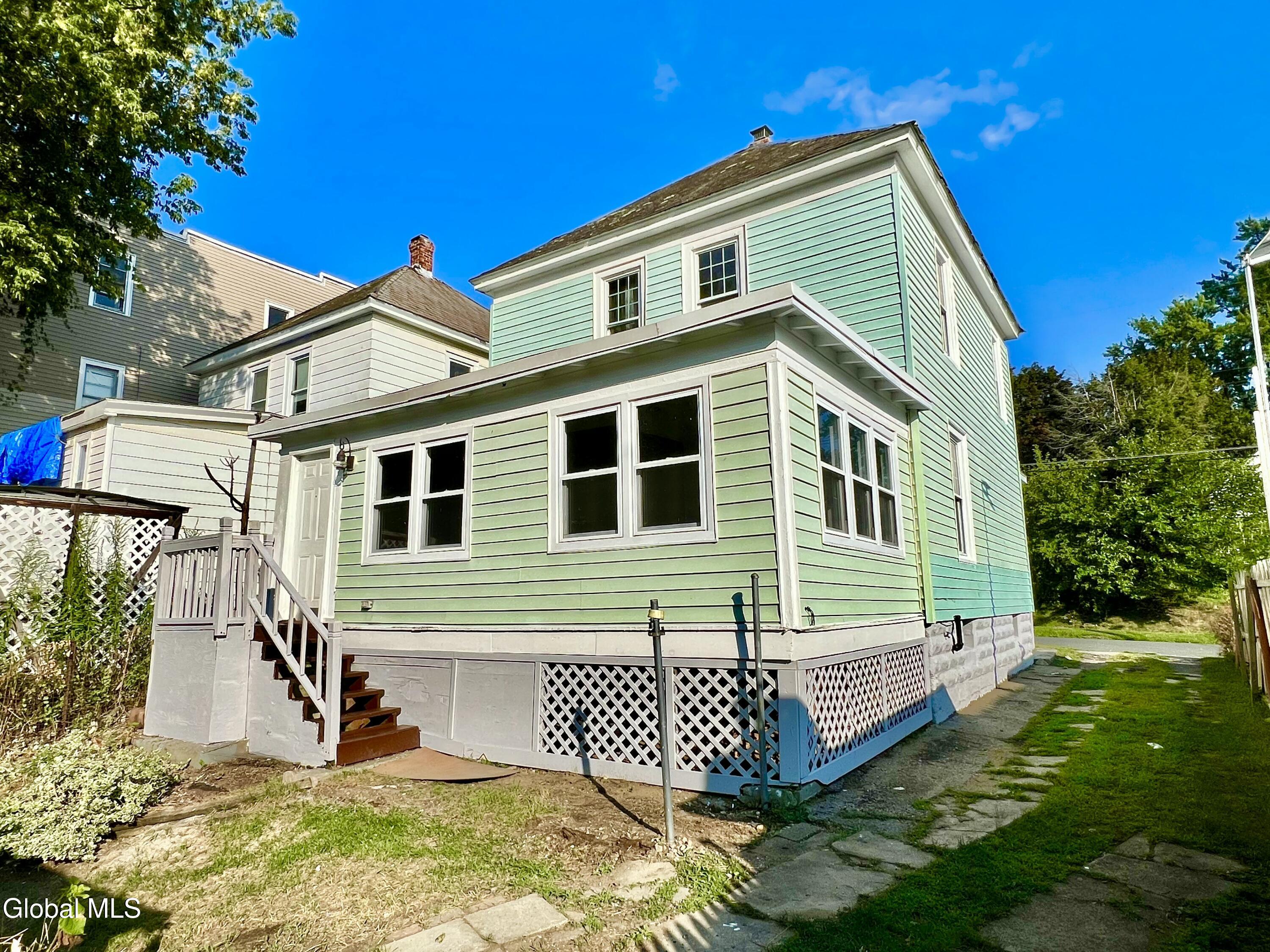 Schenectady, New York 12304, United States, 3 Bedrooms Bedrooms, ,1 BathroomBathrooms,Residential,Active,193206