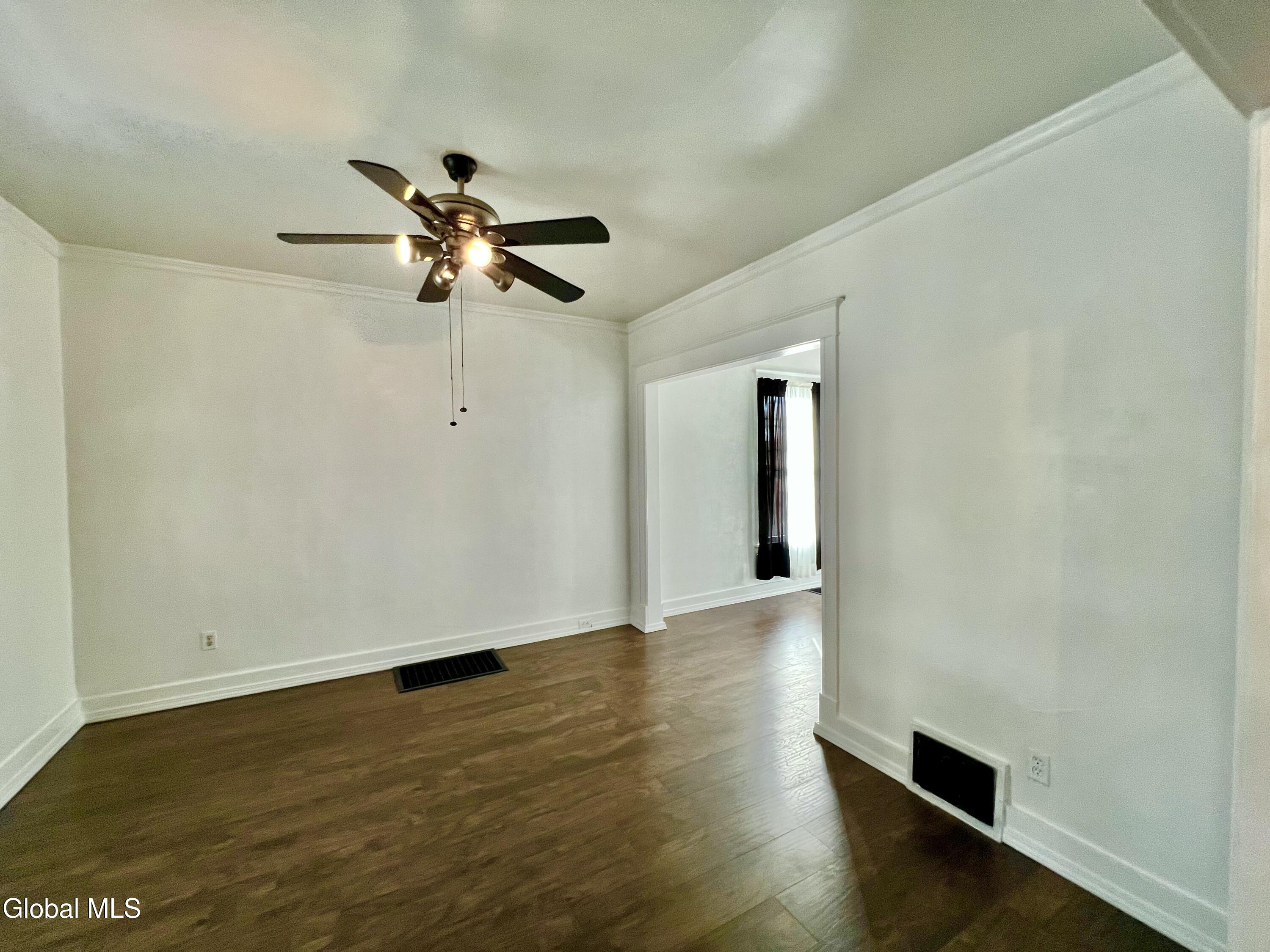 Schenectady, New York 12304, United States, 3 Bedrooms Bedrooms, ,1 BathroomBathrooms,Residential,Active,193206