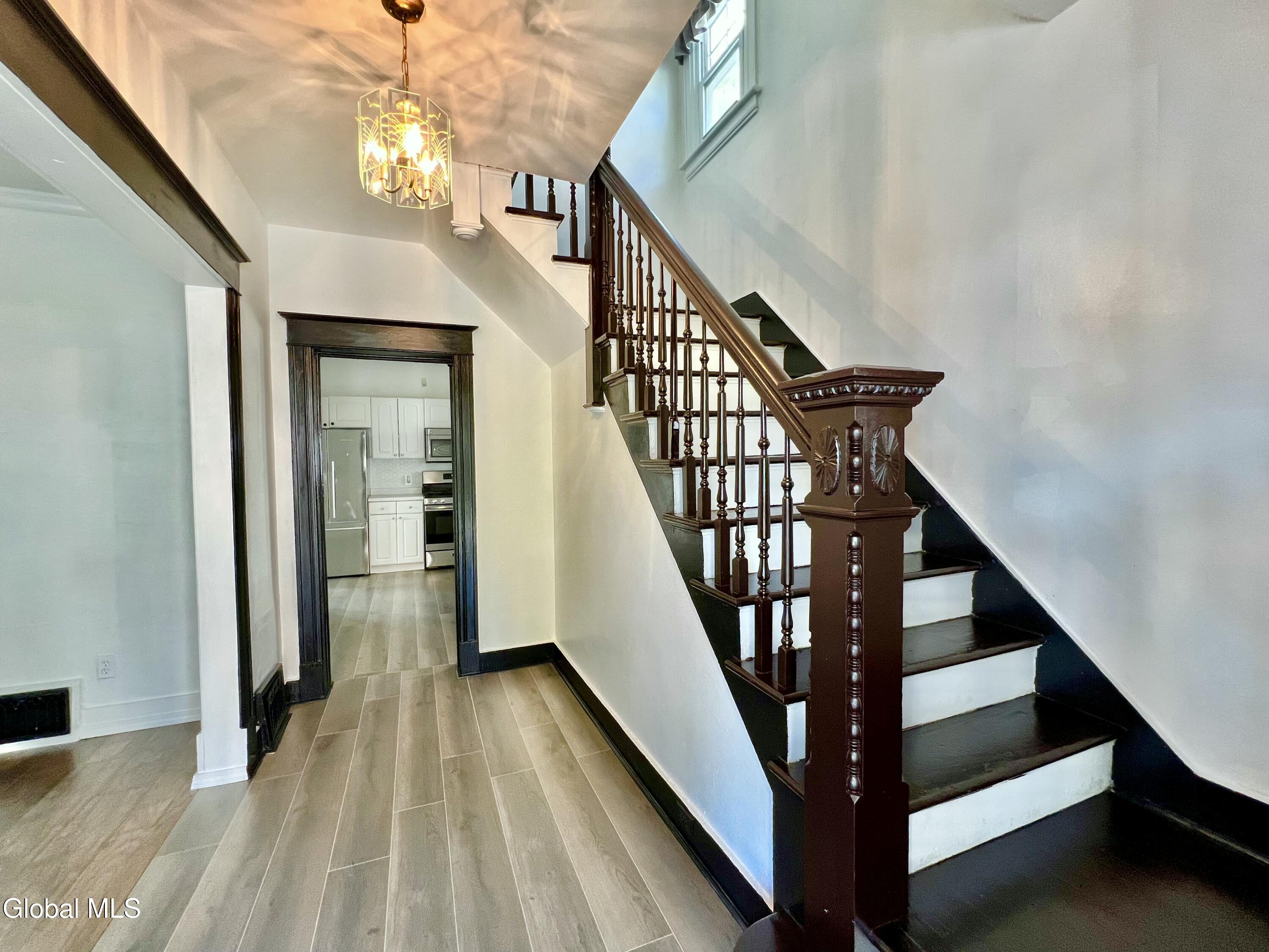 Schenectady, New York 12304, United States, 3 Bedrooms Bedrooms, ,1 BathroomBathrooms,Residential,Active,193206