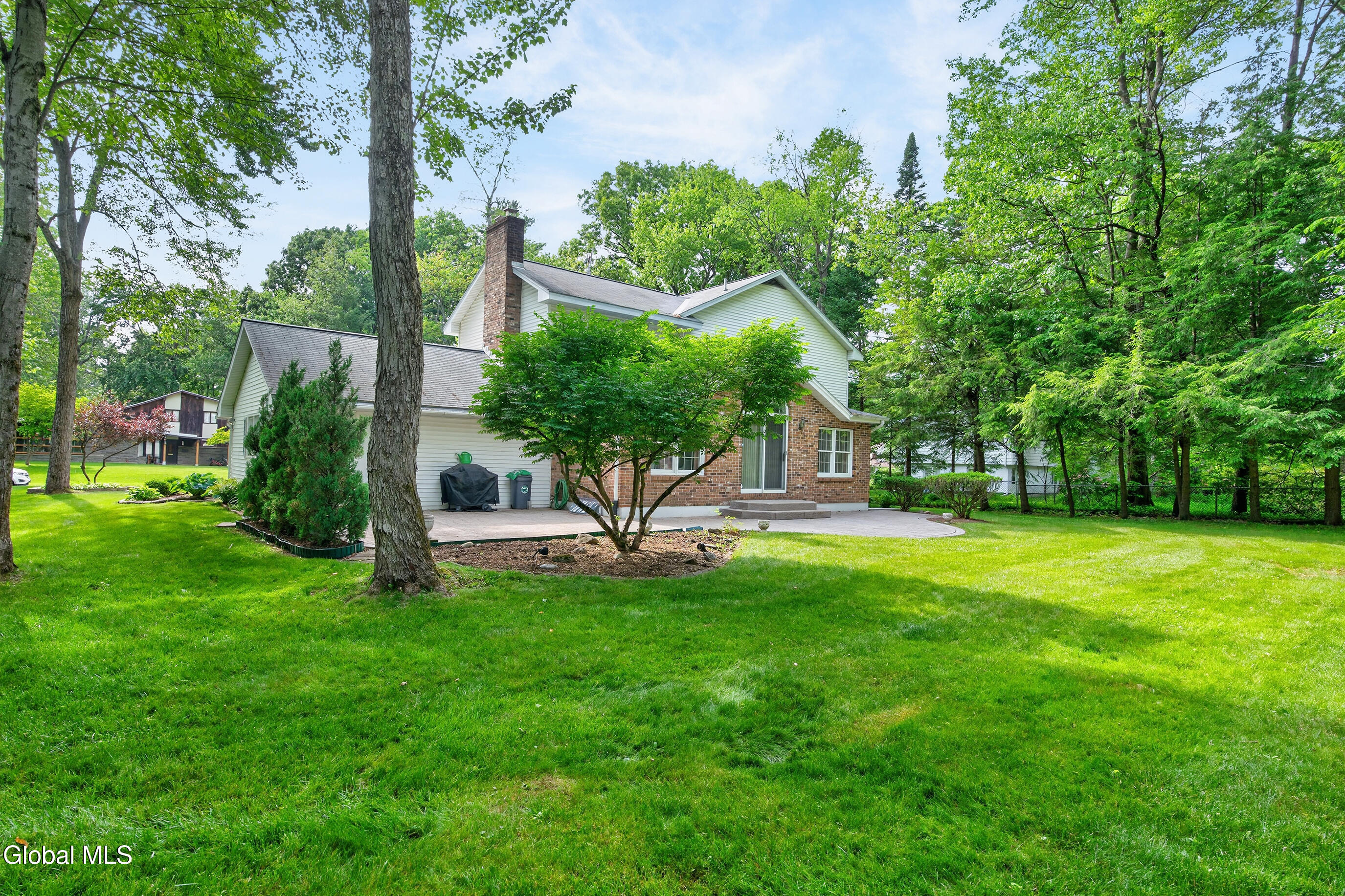 888 Meadow Lane
