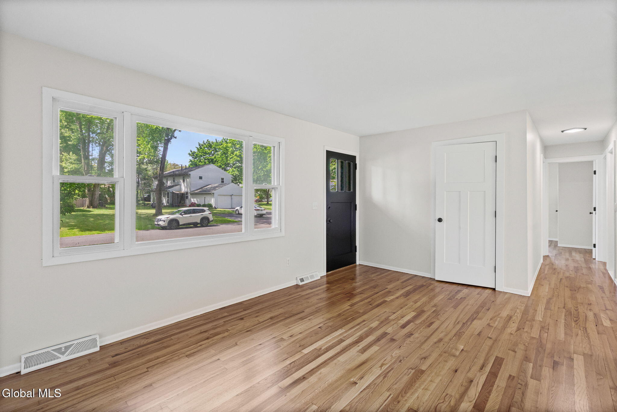 118 E Poplar Drive