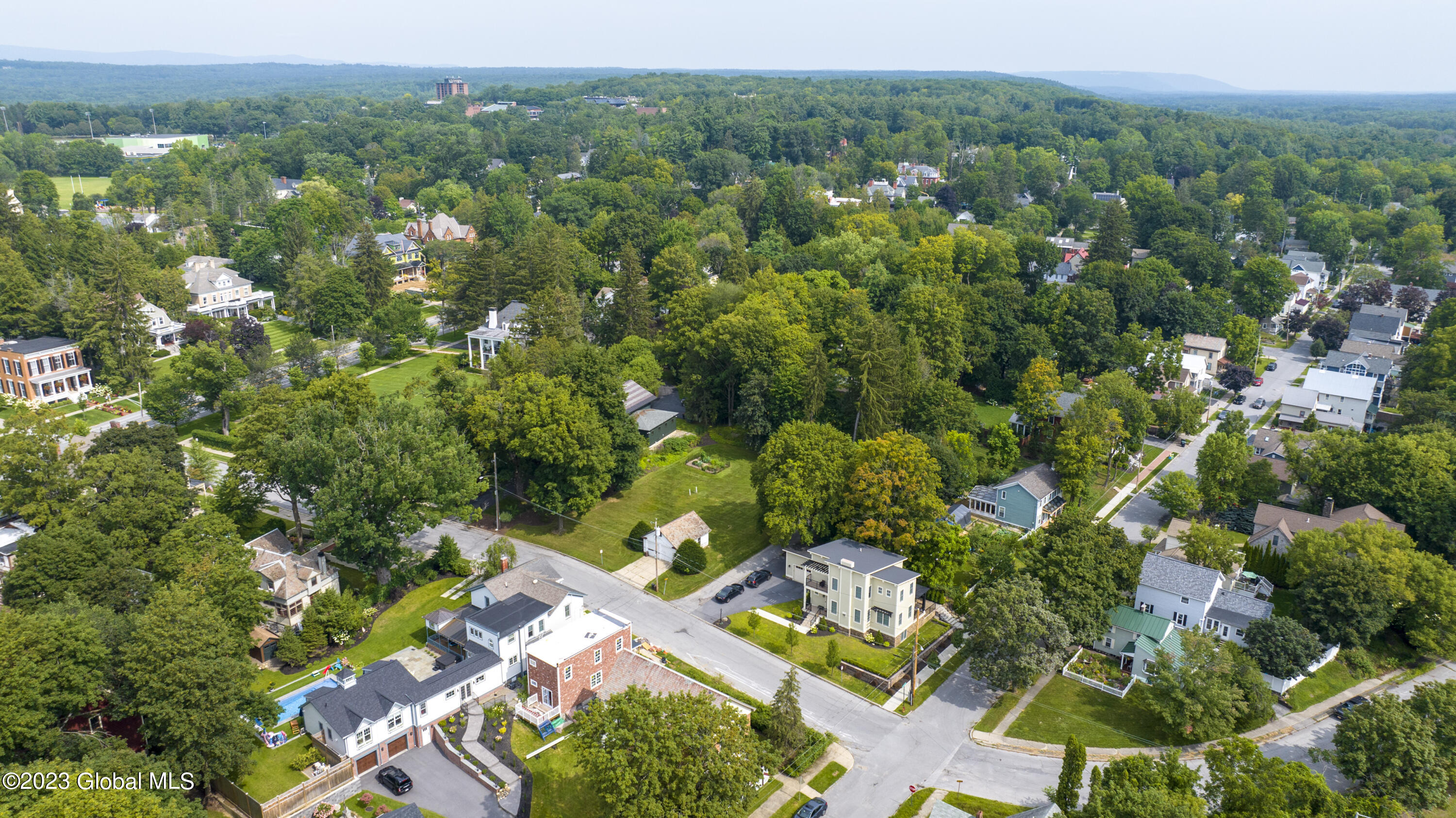 L70 N Circular Street, Saratoga Springs, New York image 8