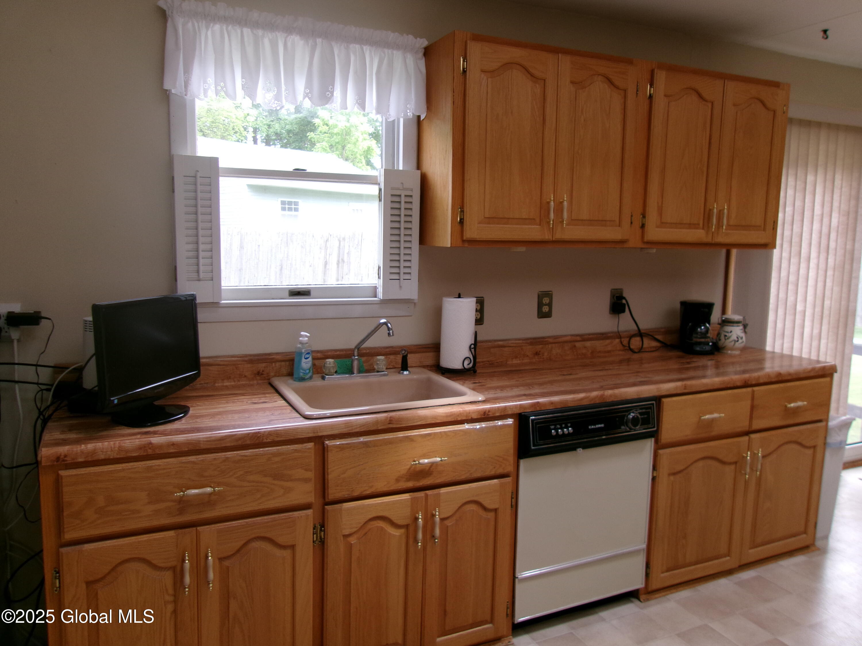 41 Amelia Drive, Schenectady, New York image 10