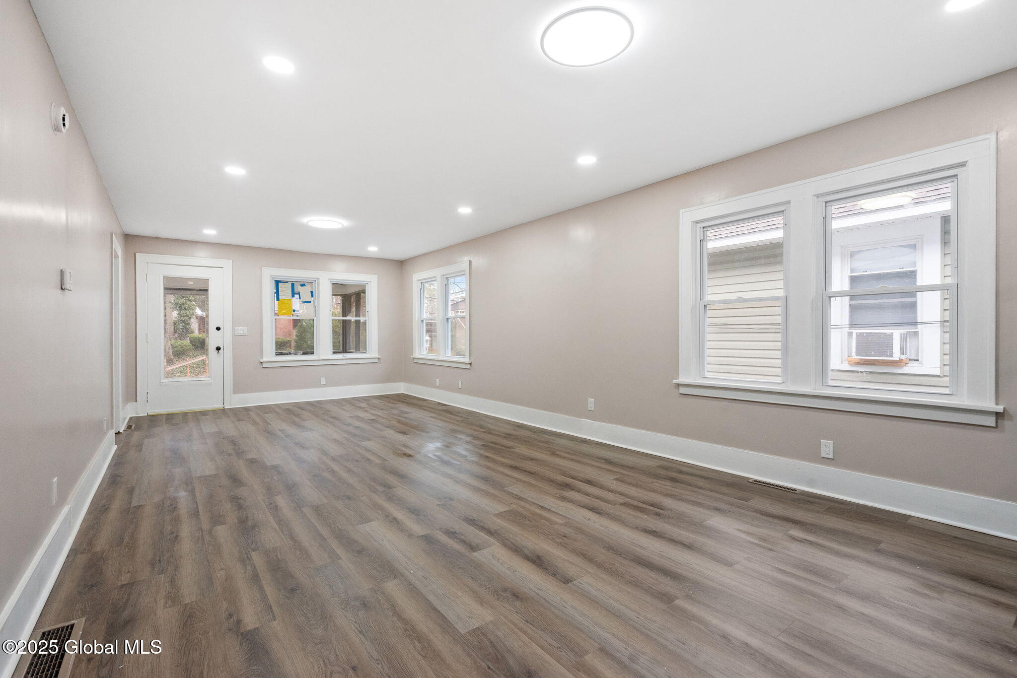 227 Robinson Street, Schenectady, New York image 16