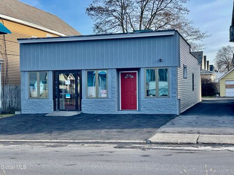 Photo of 606 Michigan Avenue, Schenectady, NY 12303 (MLS # 202530266)