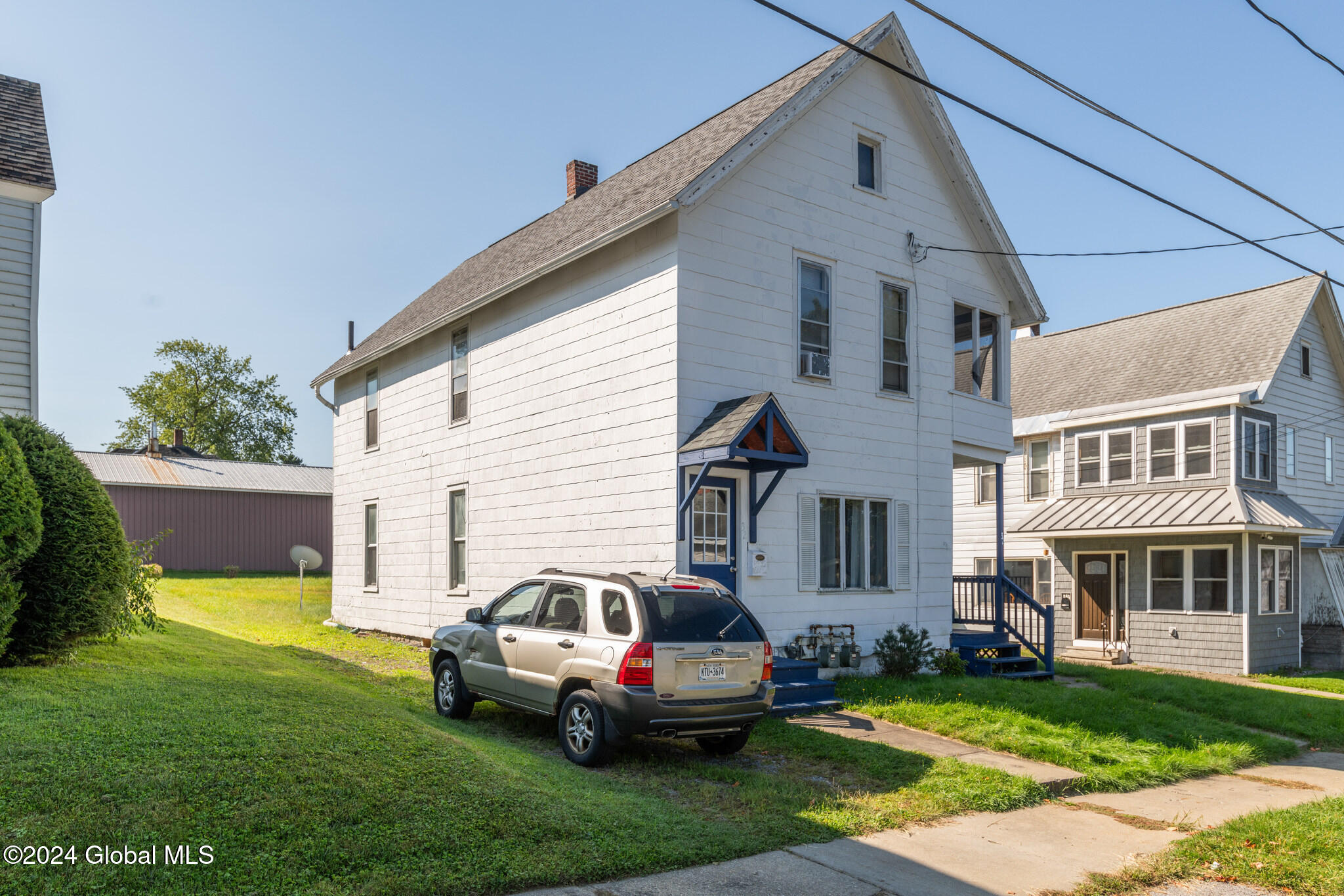 32 Walnut Street, Gloversville, New York image 2