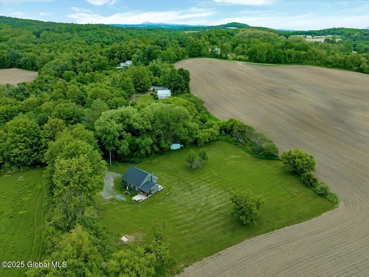 16 Newcombs Lane, Melrose, New York image 23