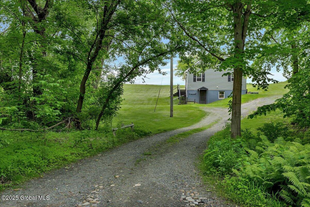 16 Newcombs Lane, Melrose, New York image 27