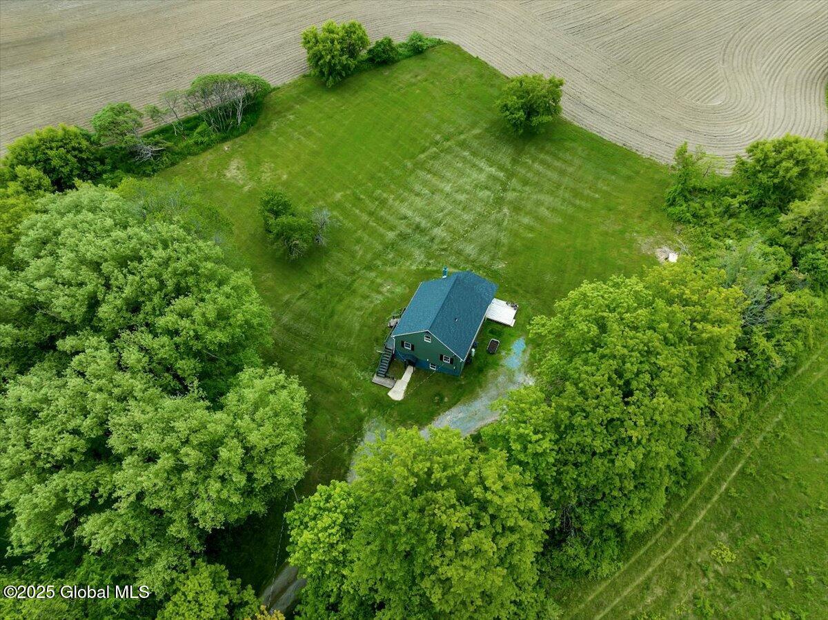 16 Newcombs Lane, Melrose, New York image 22