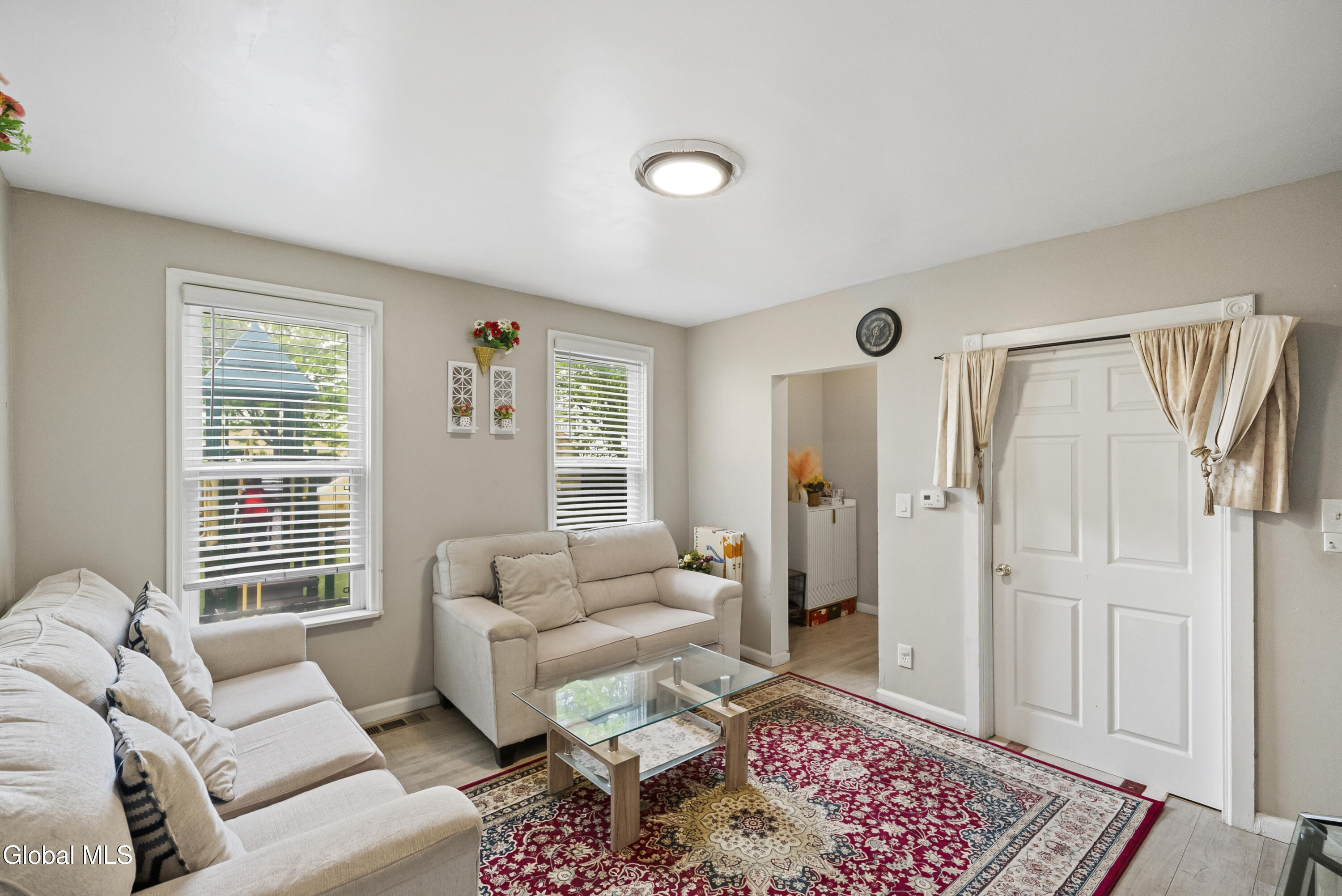 28 Grant Avenue