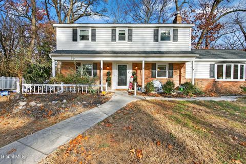 Photo of 5 Southwood Drive, Ballston Lake, NY 12019 (MLS # 202610590)