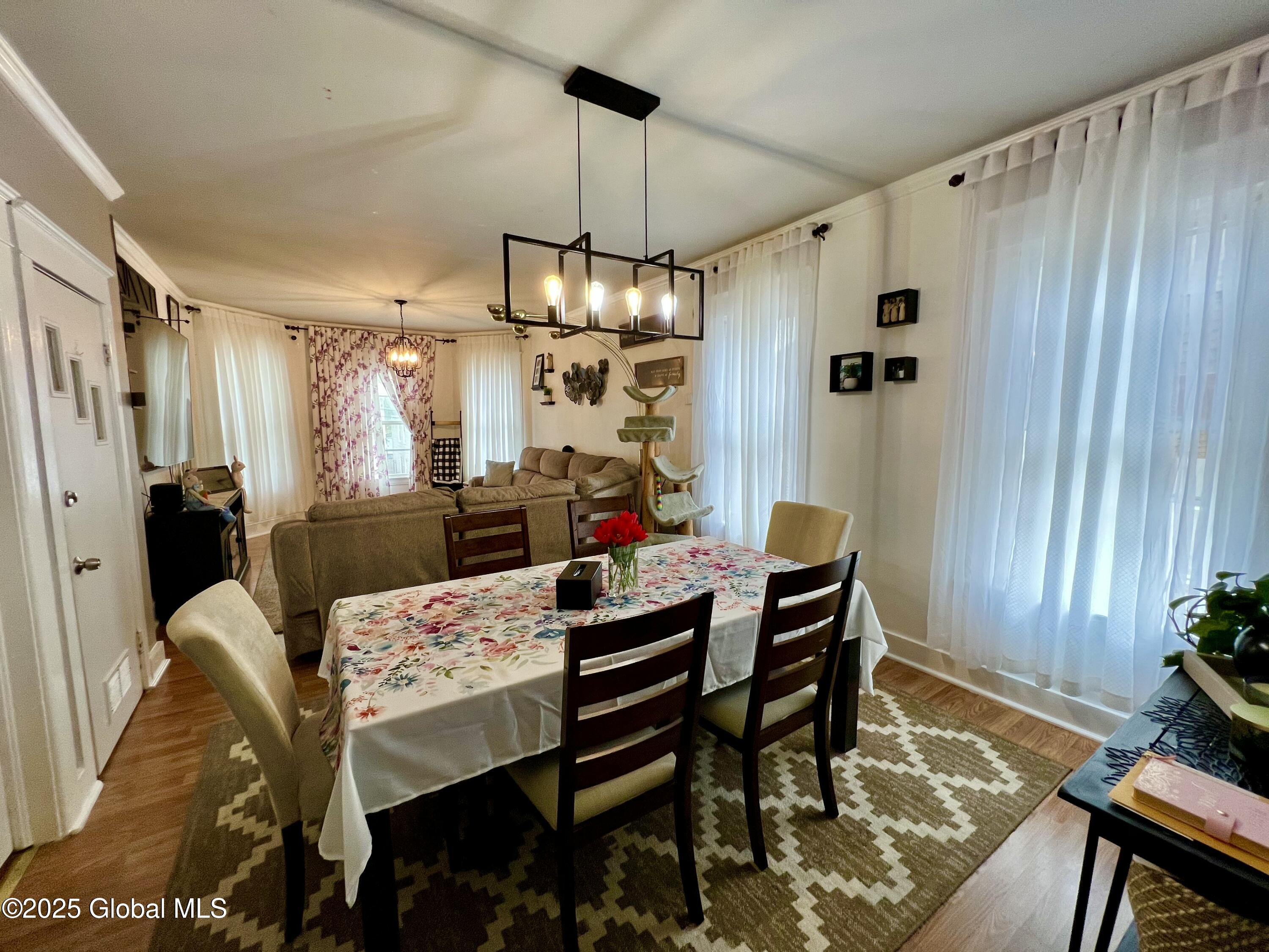 Schenectady, New York 12304, United States, 5 Bedrooms Bedrooms, ,4 BathroomsBathrooms,Residential,Active,130316