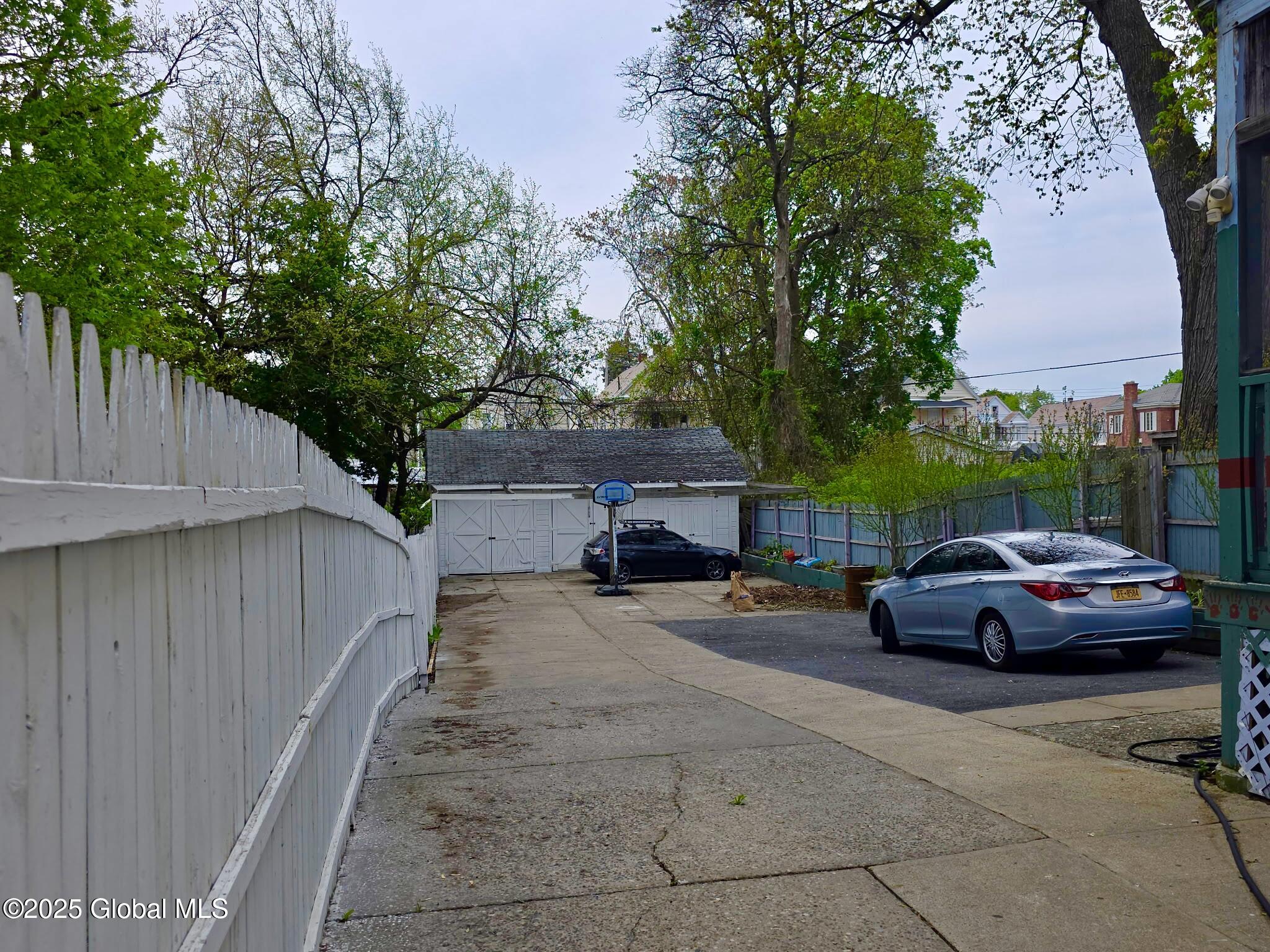 Schenectady, New York 12304, United States, 5 Bedrooms Bedrooms, ,4 BathroomsBathrooms,Residential,Active,130316