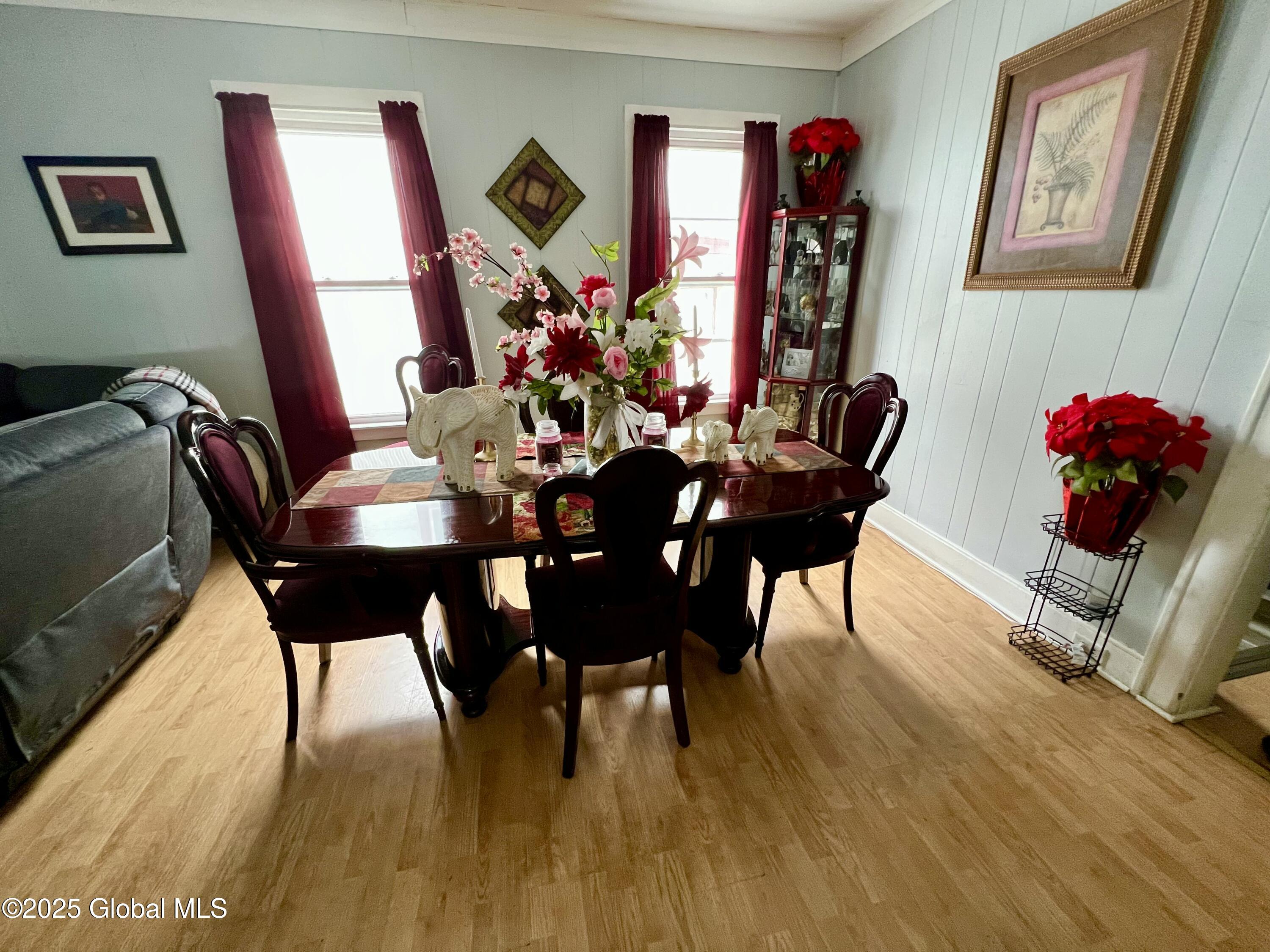 Schenectady, New York 12304, United States, 5 Bedrooms Bedrooms, ,4 BathroomsBathrooms,Residential,Active,130316