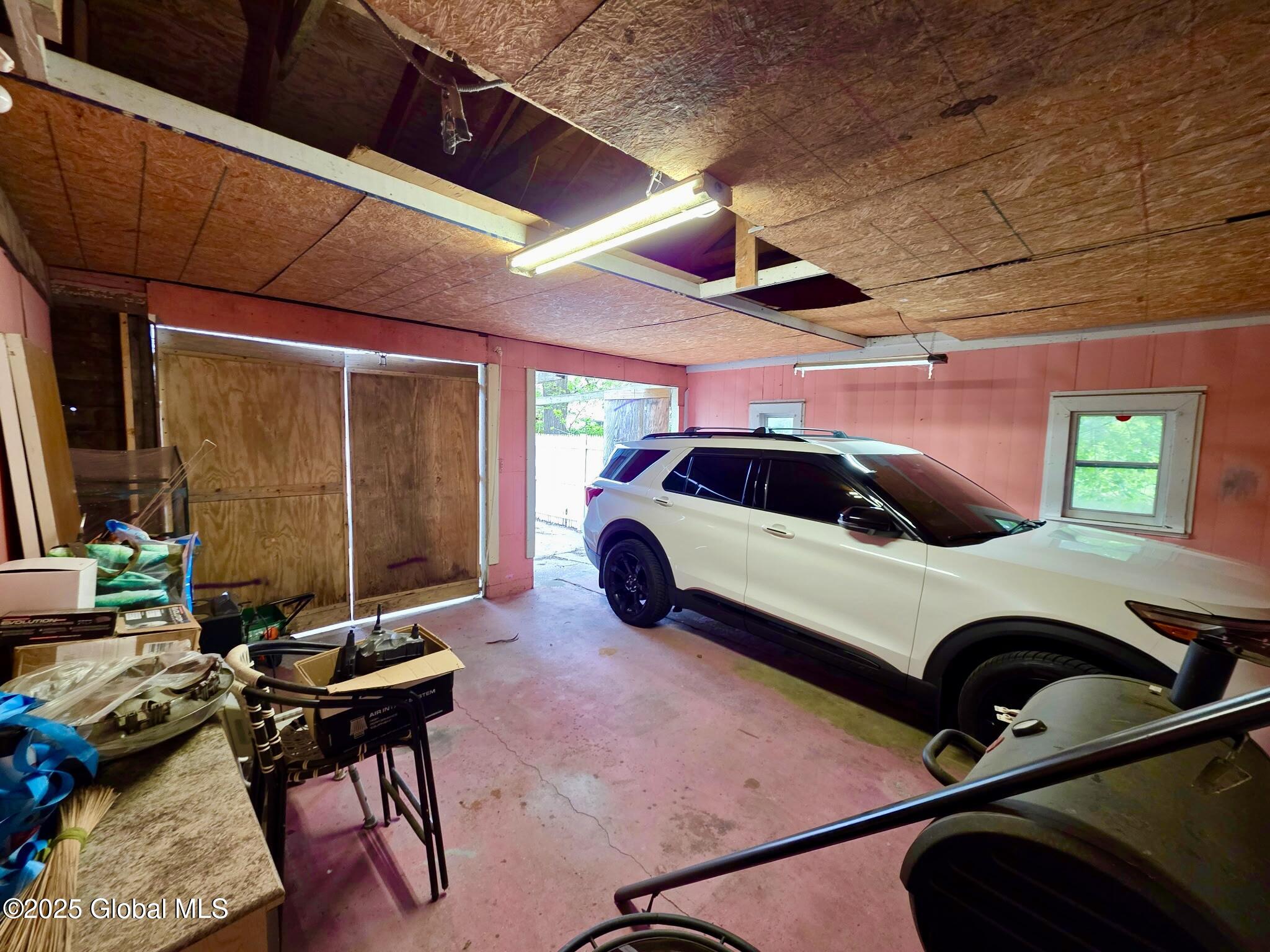 Schenectady, New York 12304, United States, 5 Bedrooms Bedrooms, ,4 BathroomsBathrooms,Residential,Active,130316