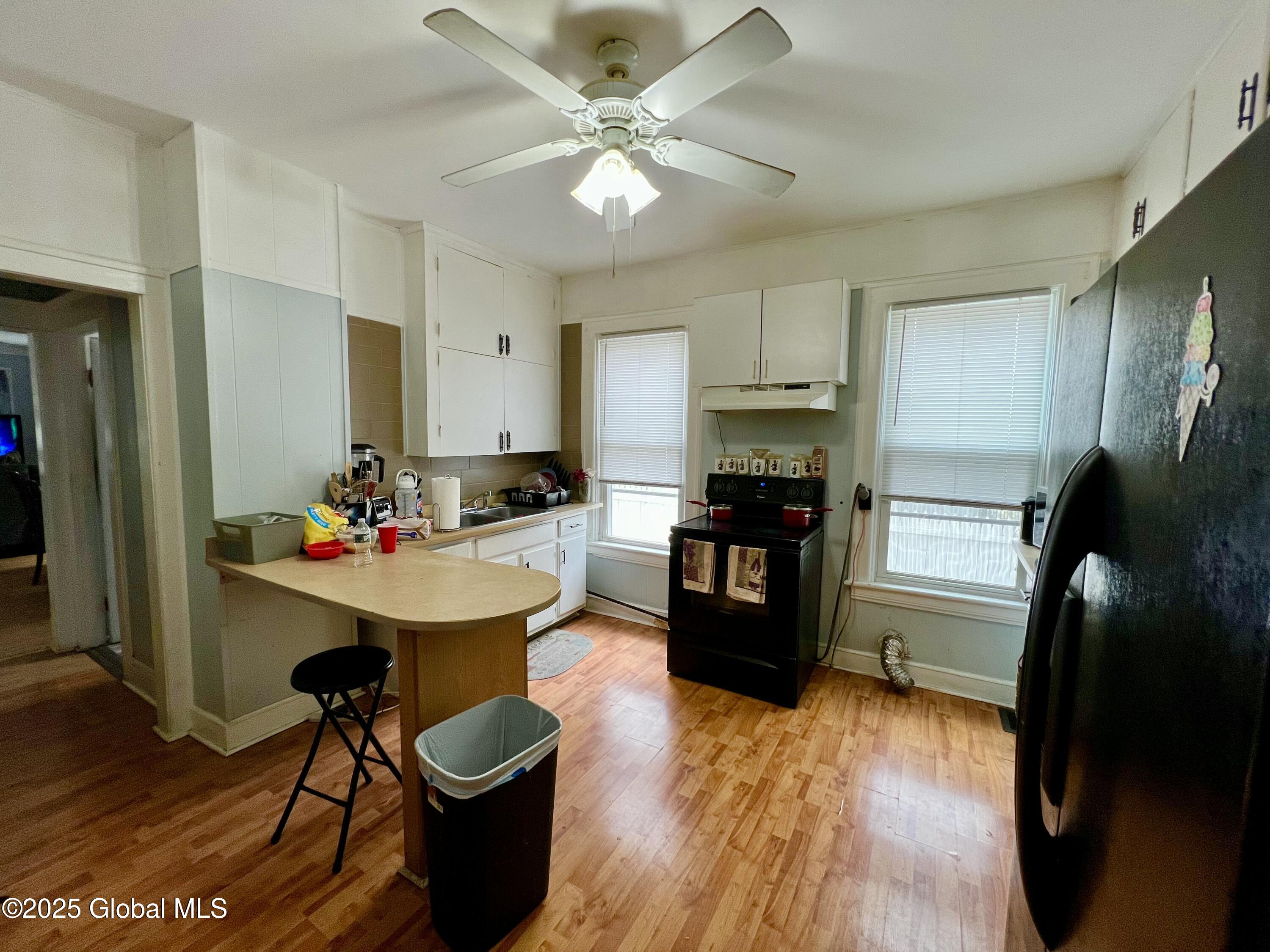 Schenectady, New York 12304, United States, 5 Bedrooms Bedrooms, ,4 BathroomsBathrooms,Residential,Active,130316