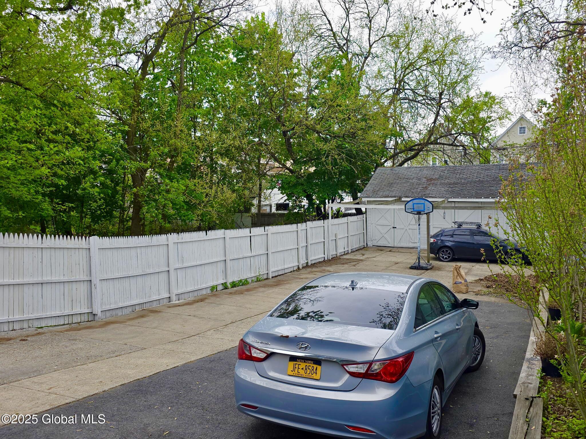 Schenectady, New York 12304, United States, 5 Bedrooms Bedrooms, ,4 BathroomsBathrooms,Residential,Active,130316