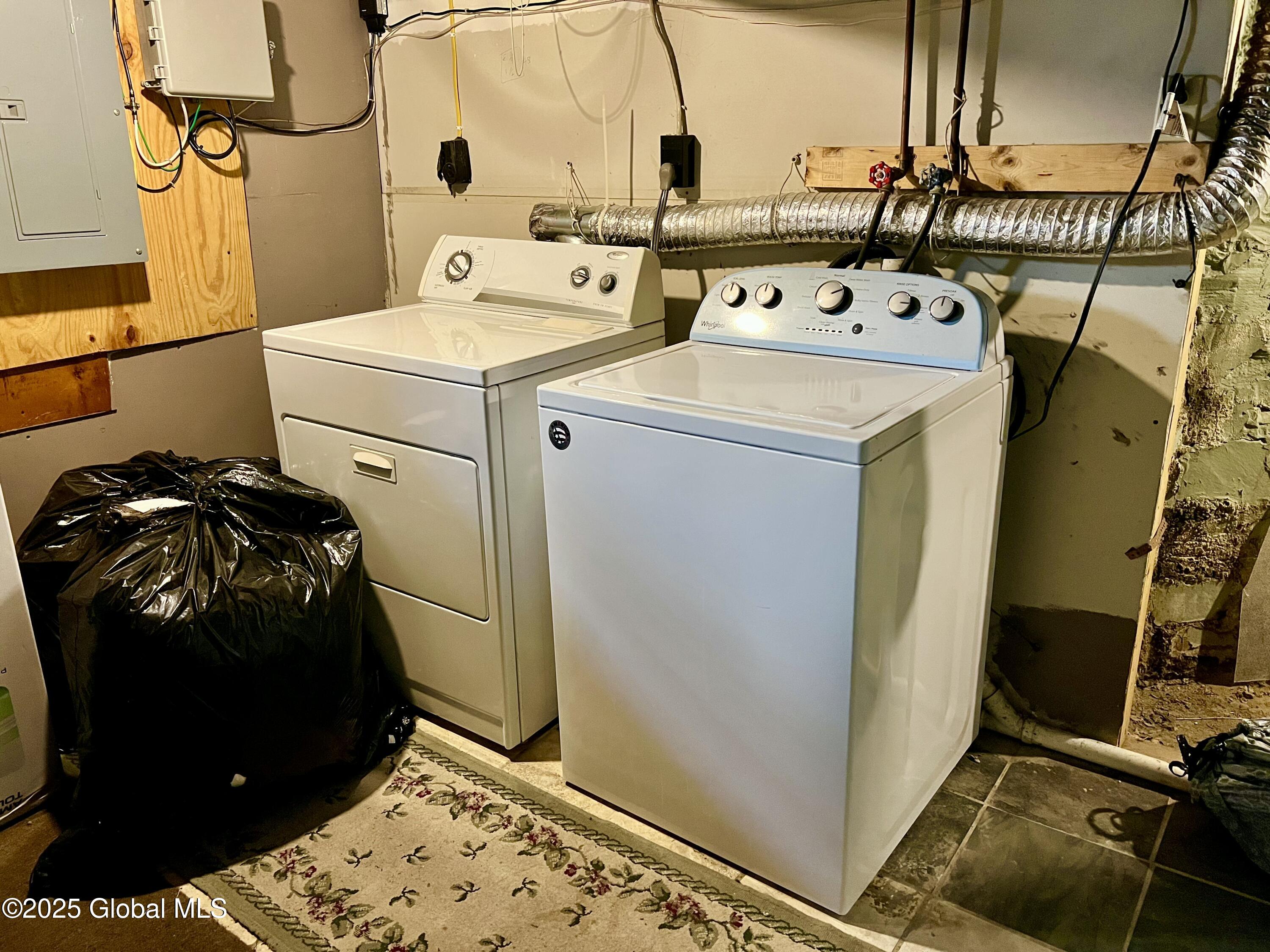 Schenectady, New York 12304, United States, 5 Bedrooms Bedrooms, ,4 BathroomsBathrooms,Residential,Active,130316