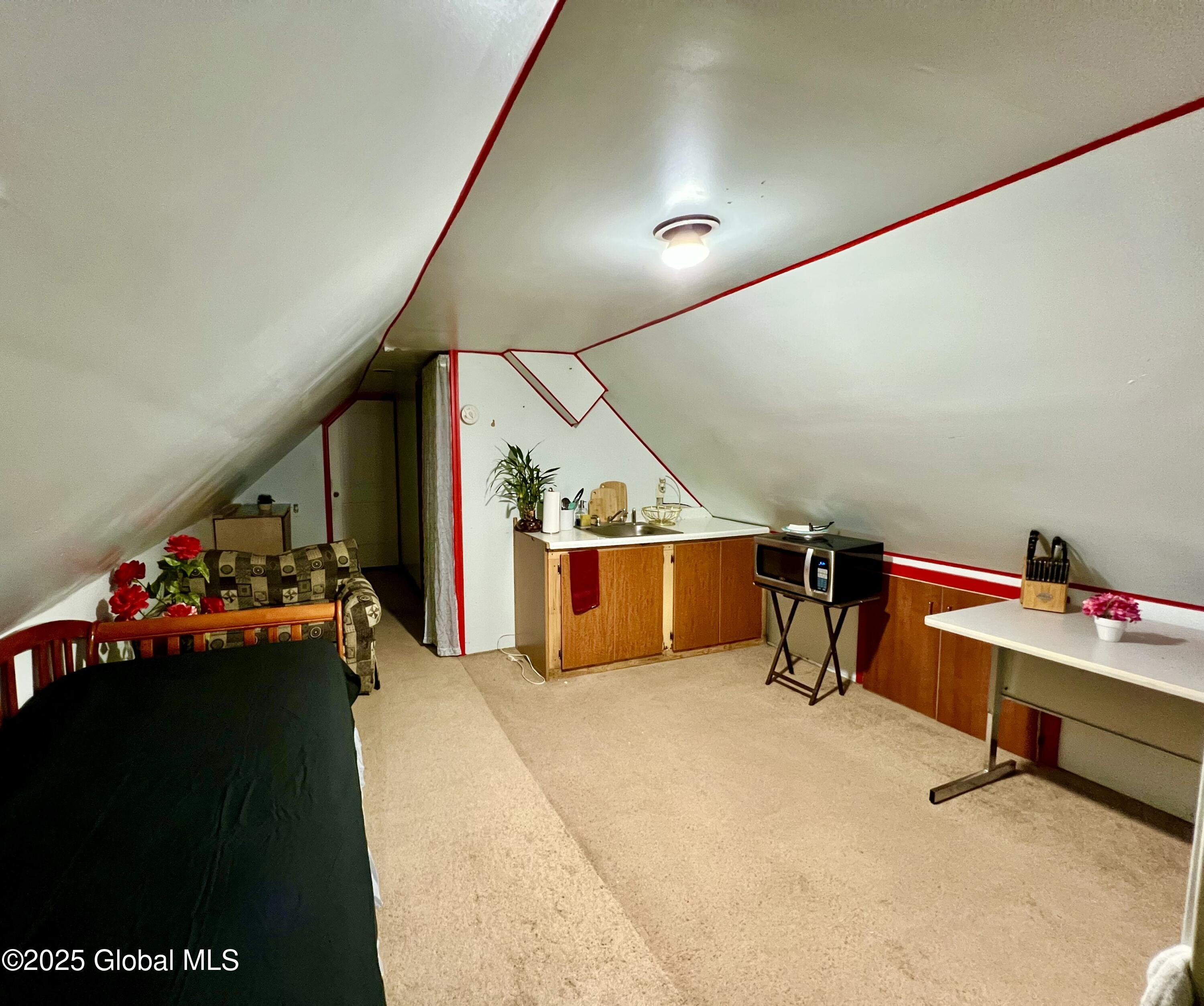 Schenectady, New York 12304, United States, 5 Bedrooms Bedrooms, ,4 BathroomsBathrooms,Residential,Active,130316