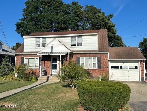 Photo of 1710 Norfolk Avenue, Schenectady, NY 12303 (MLS # 202526179)