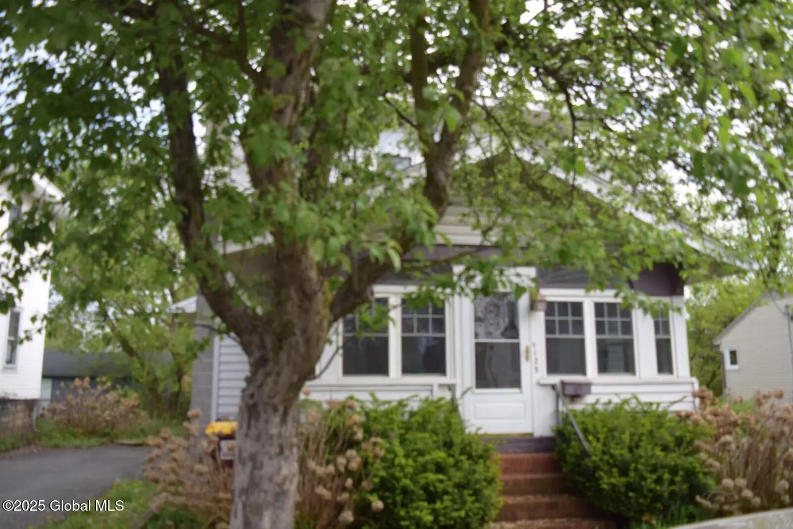 125 Hampton Avenue, Rensselaer, New York image 1