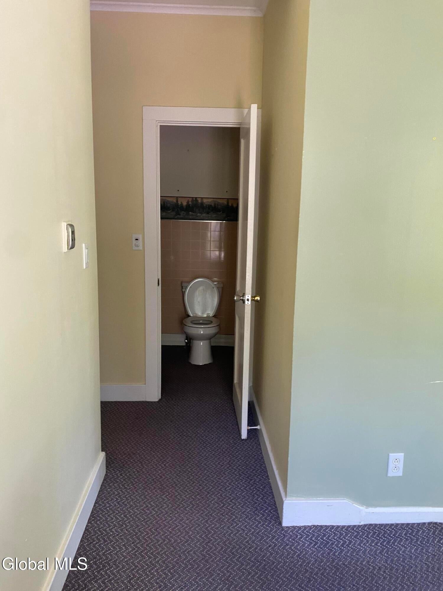 470 Glen Street 2