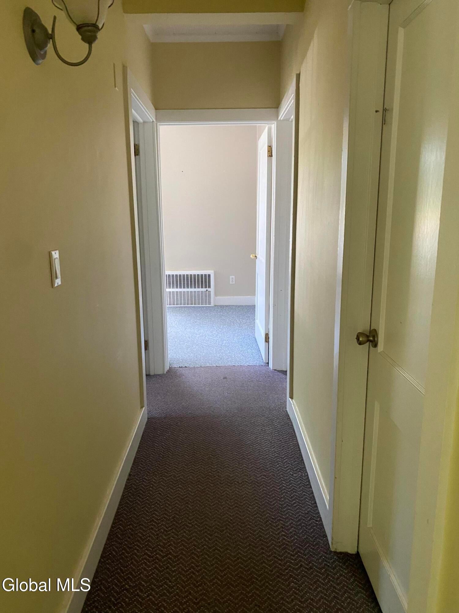 470 Glen Street 2