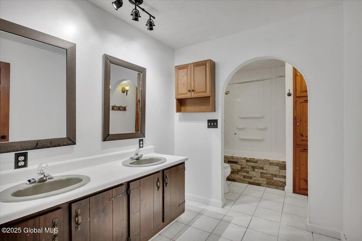 34 Glen Royal Drive, Averill Park, New York image 11
