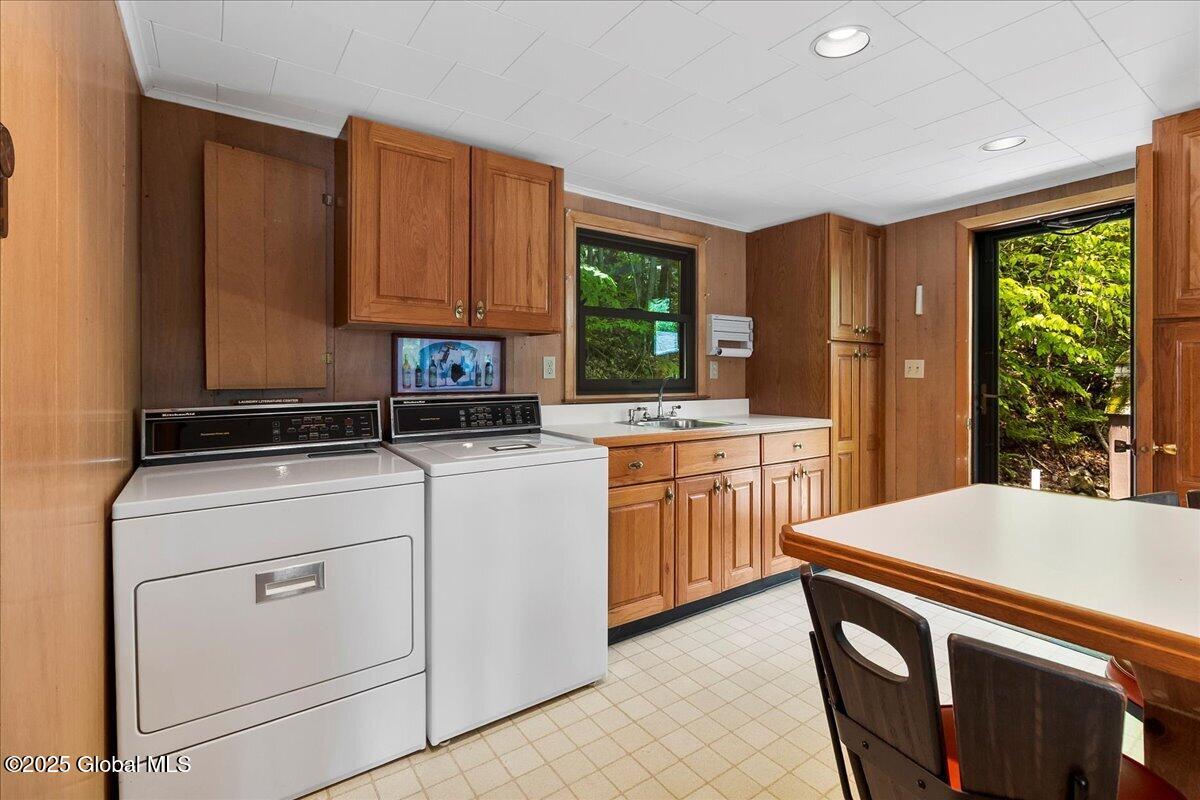 9 Chippewa Loop, Brant Lake, New York image 14