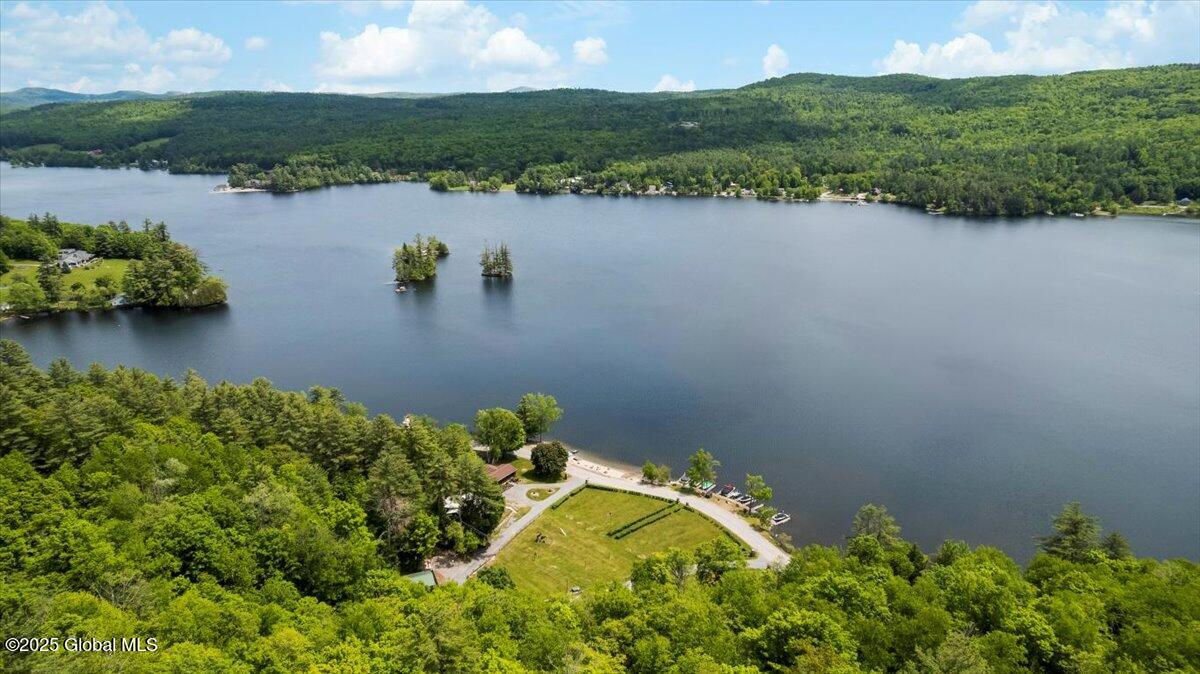 9 Chippewa Loop, Brant Lake, New York image 26