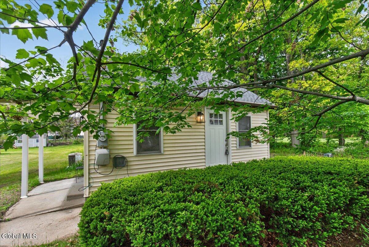 14 Mountain View Avenue