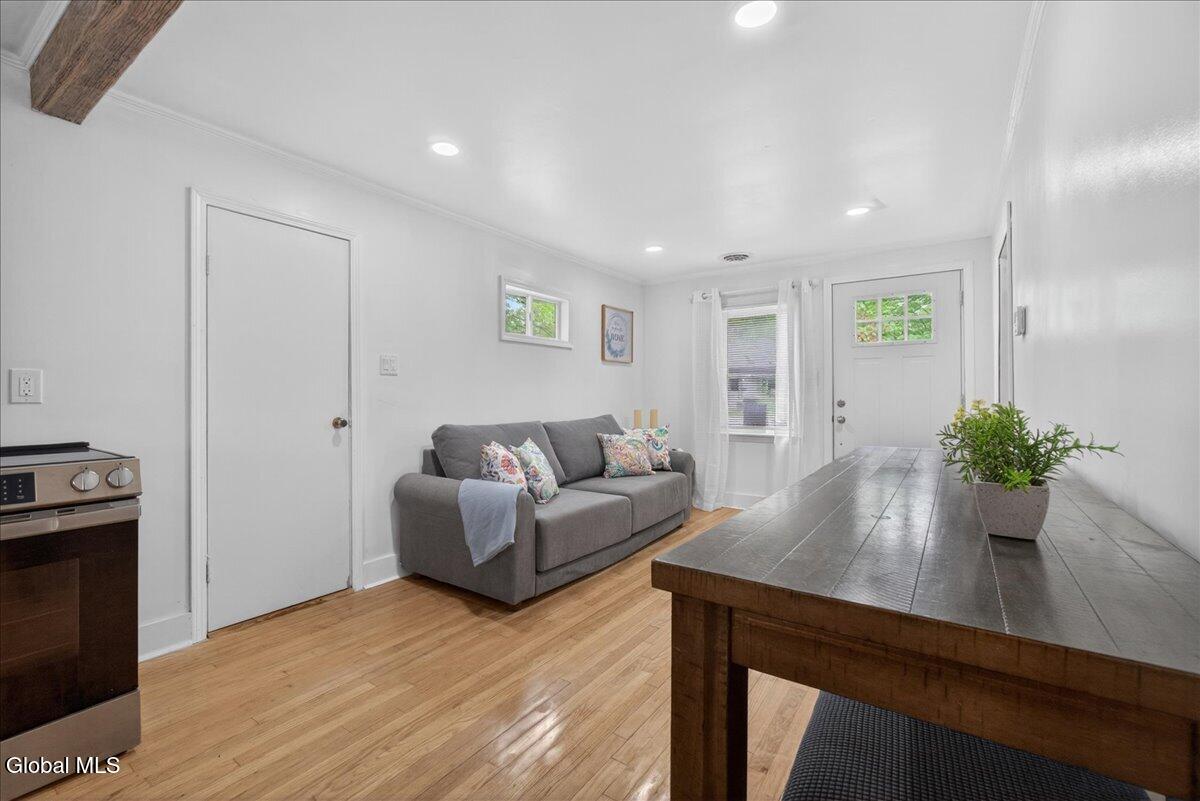 14 Mountain View Avenue
