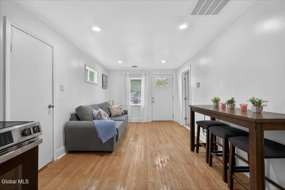 14 Mountain View Avenue