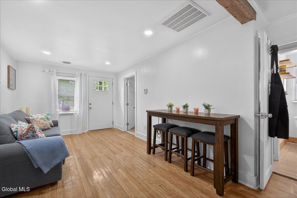 14 Mountain View Avenue