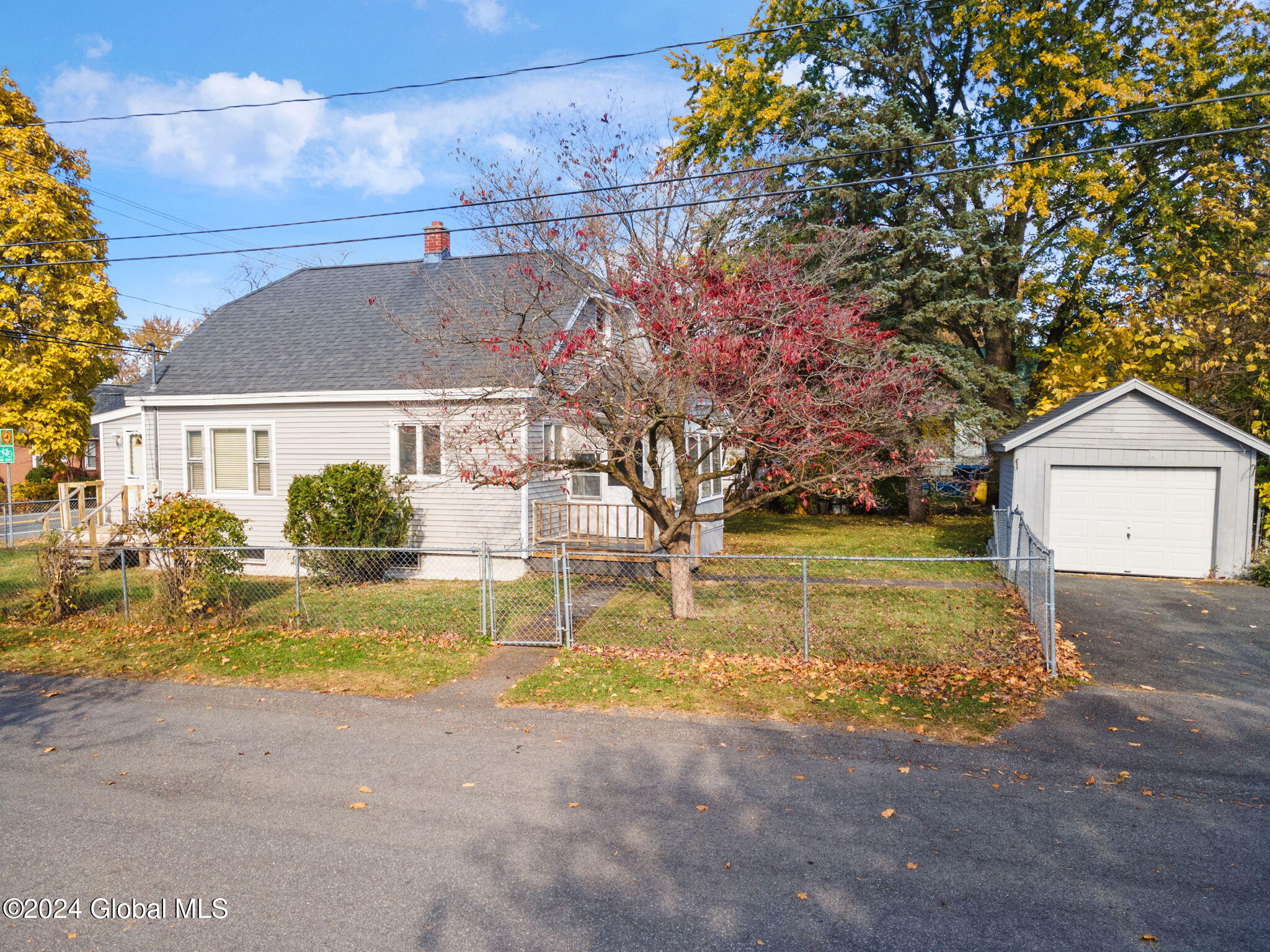 21 Sherwood Avenue, Rensselaer, New York image 1