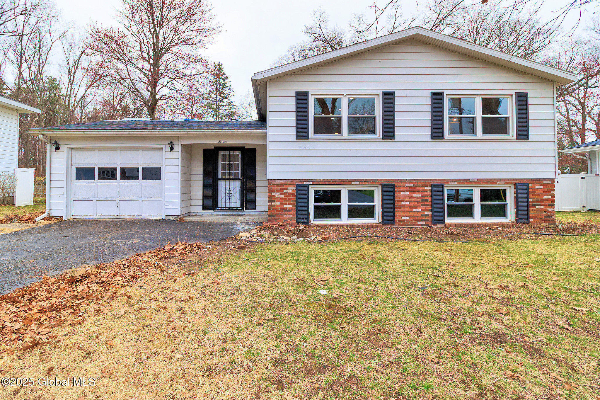7 Dauphin Drive, Albany, New York image 1