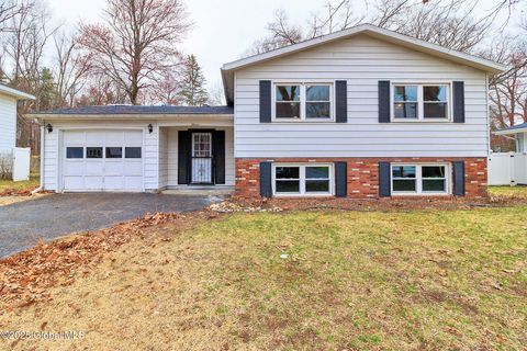 7 Dauphin Drive, Albany, NY 12205 - #: 202515469