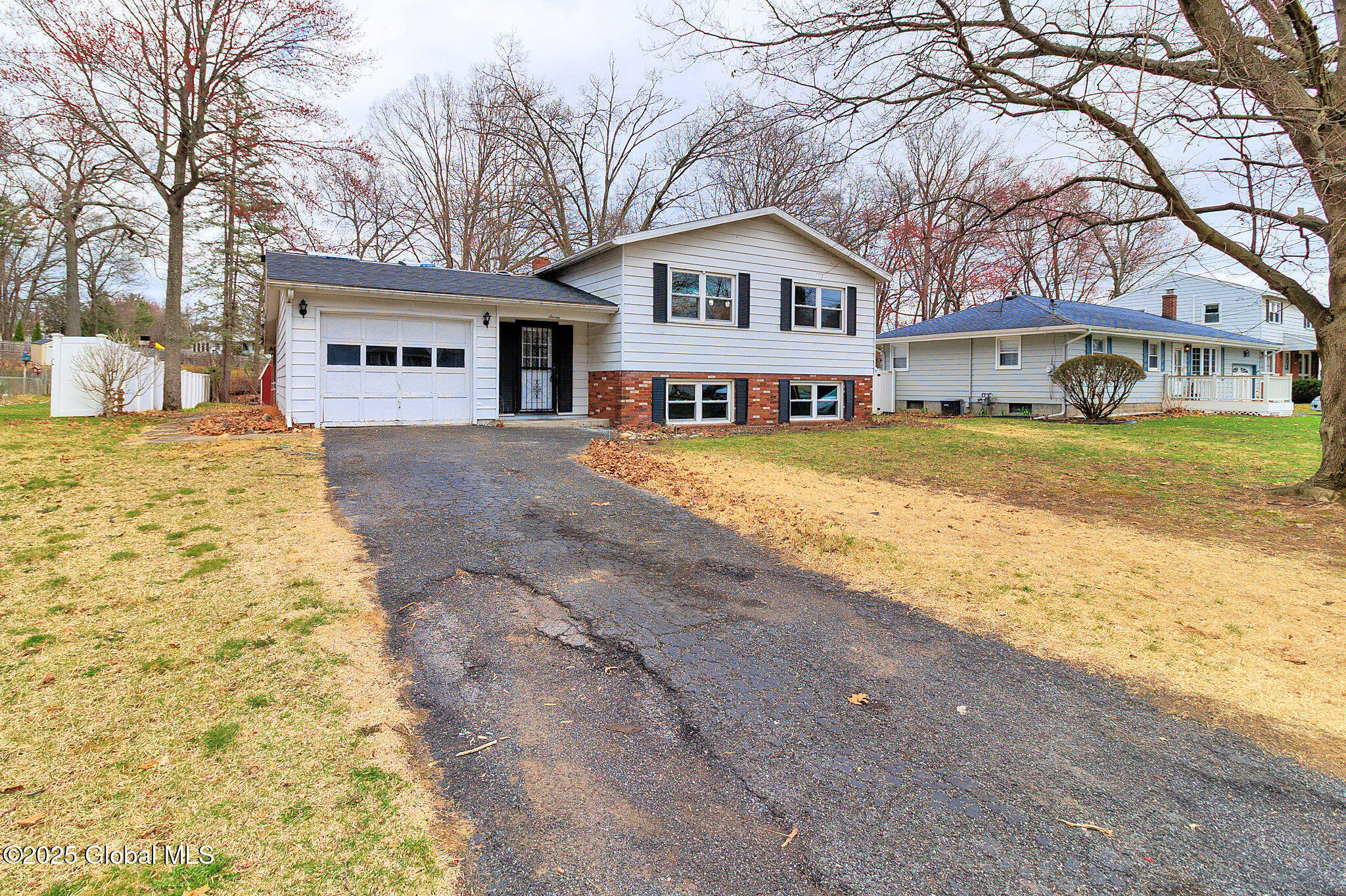 7 Dauphin Drive, Albany, New York image 2