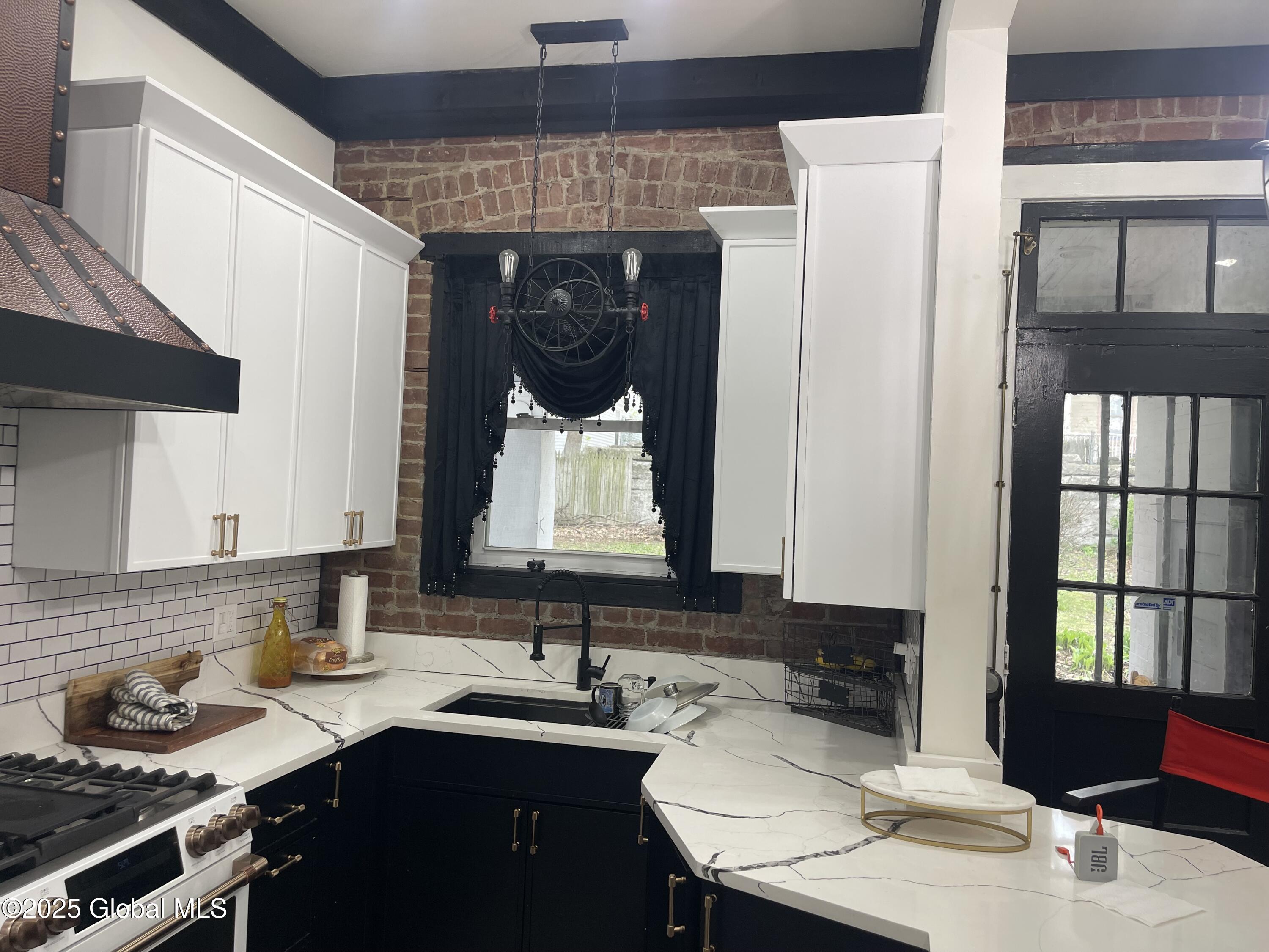 1080 University Place, Schenectady, New York image 25