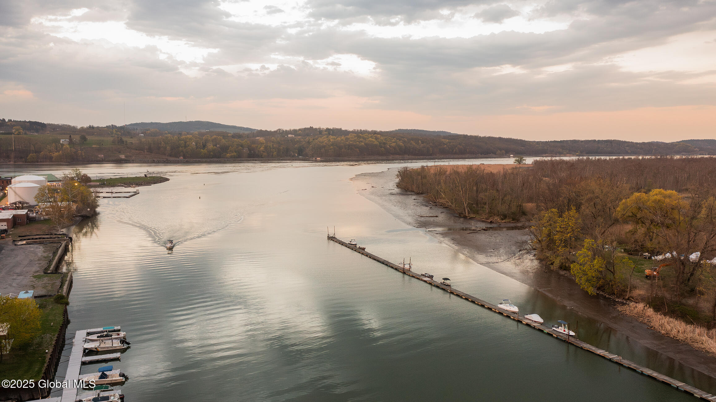 8 Marina Drive, Catskill, New York image 16
