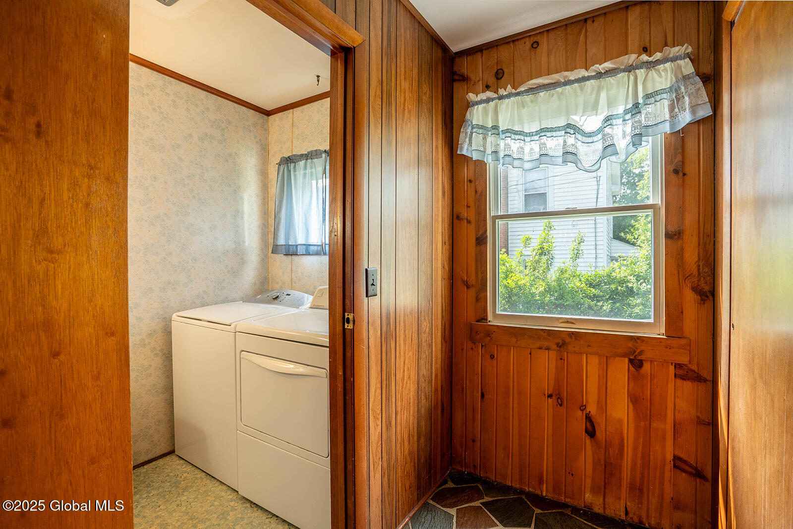 65 Corliss Avenue, Greenwich, New York image 25