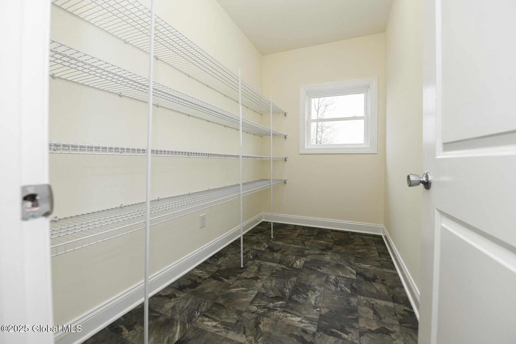 31 Stablegate Drive, Ballston Lake, New York image 27