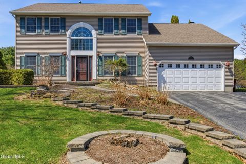 Photo of 145 Kennewyck Circle, Guilderland, NY 12159 (MLS # 202614875)