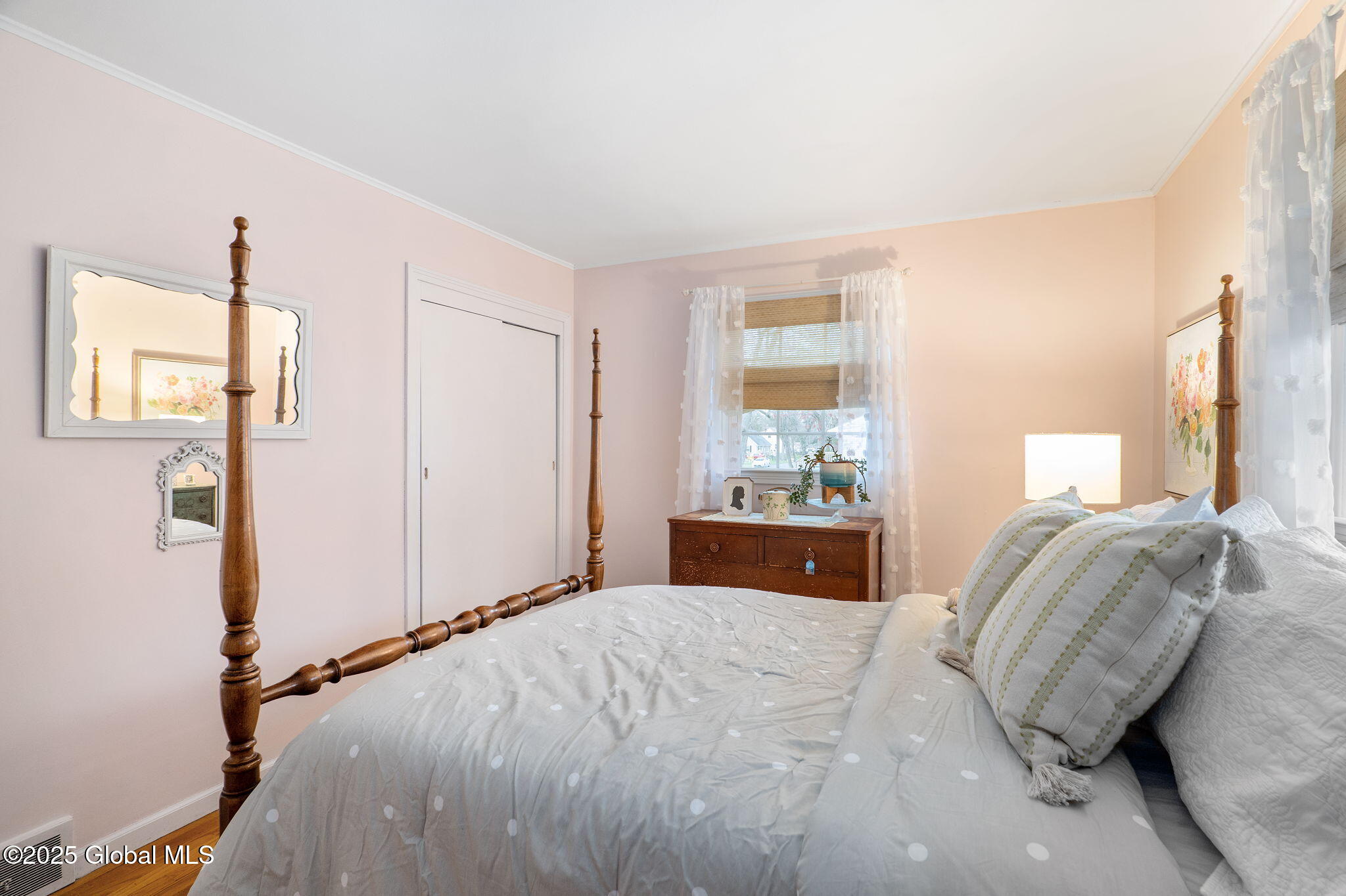 8 Elizabeth Street, Latham, New York image 17