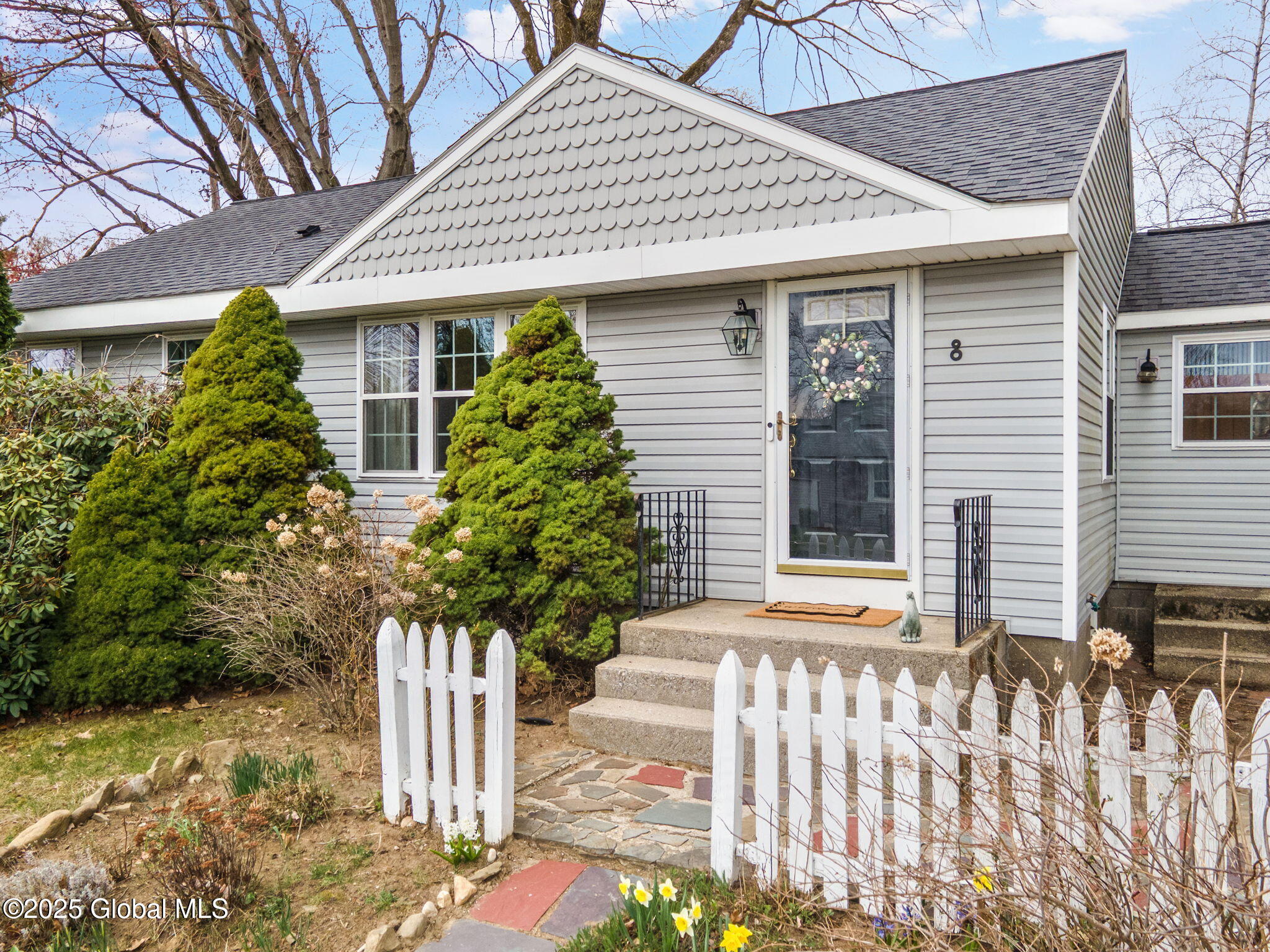 8 Elizabeth Street, Latham, New York image 4