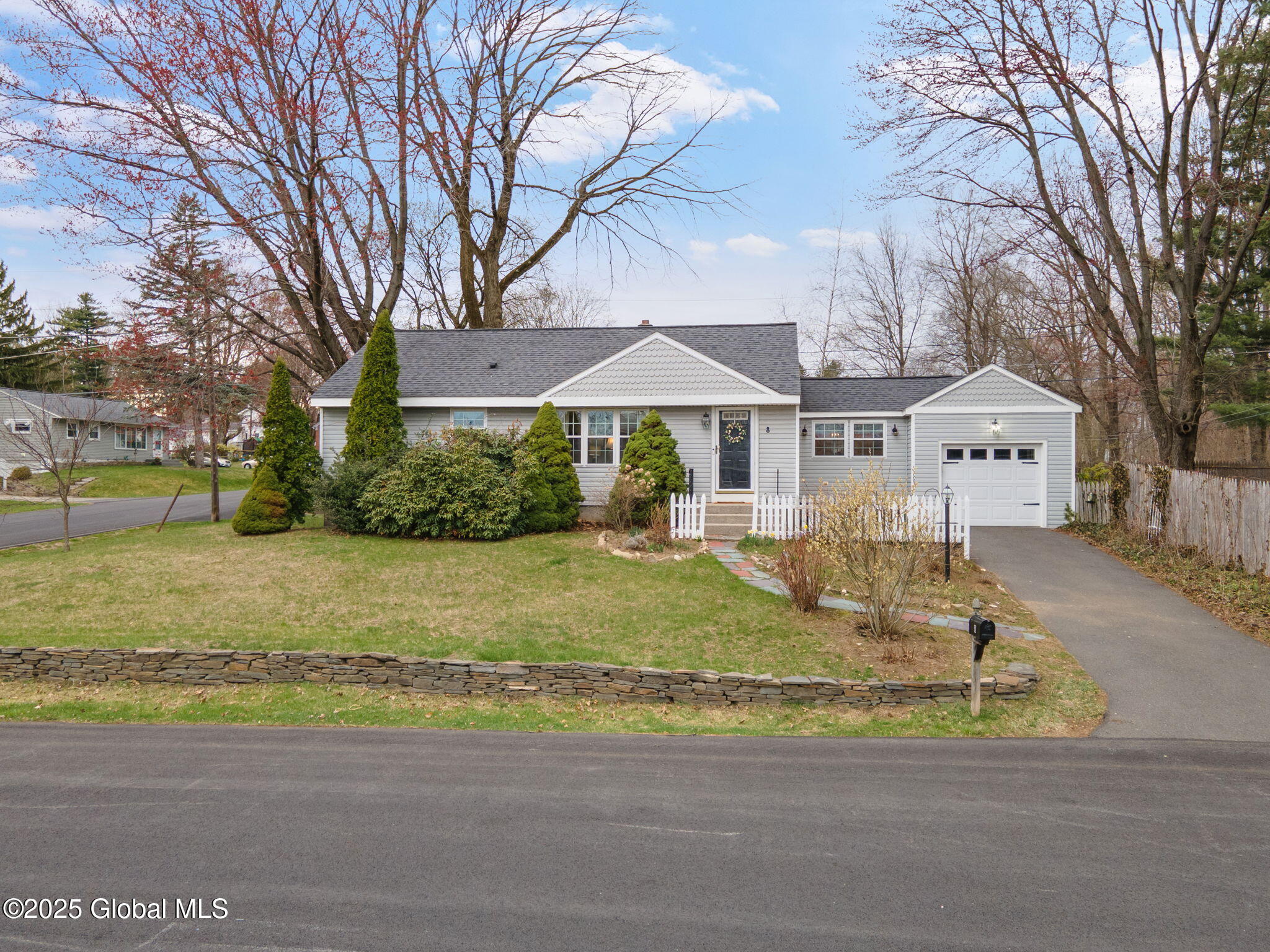 8 Elizabeth Street, Latham, New York image 1